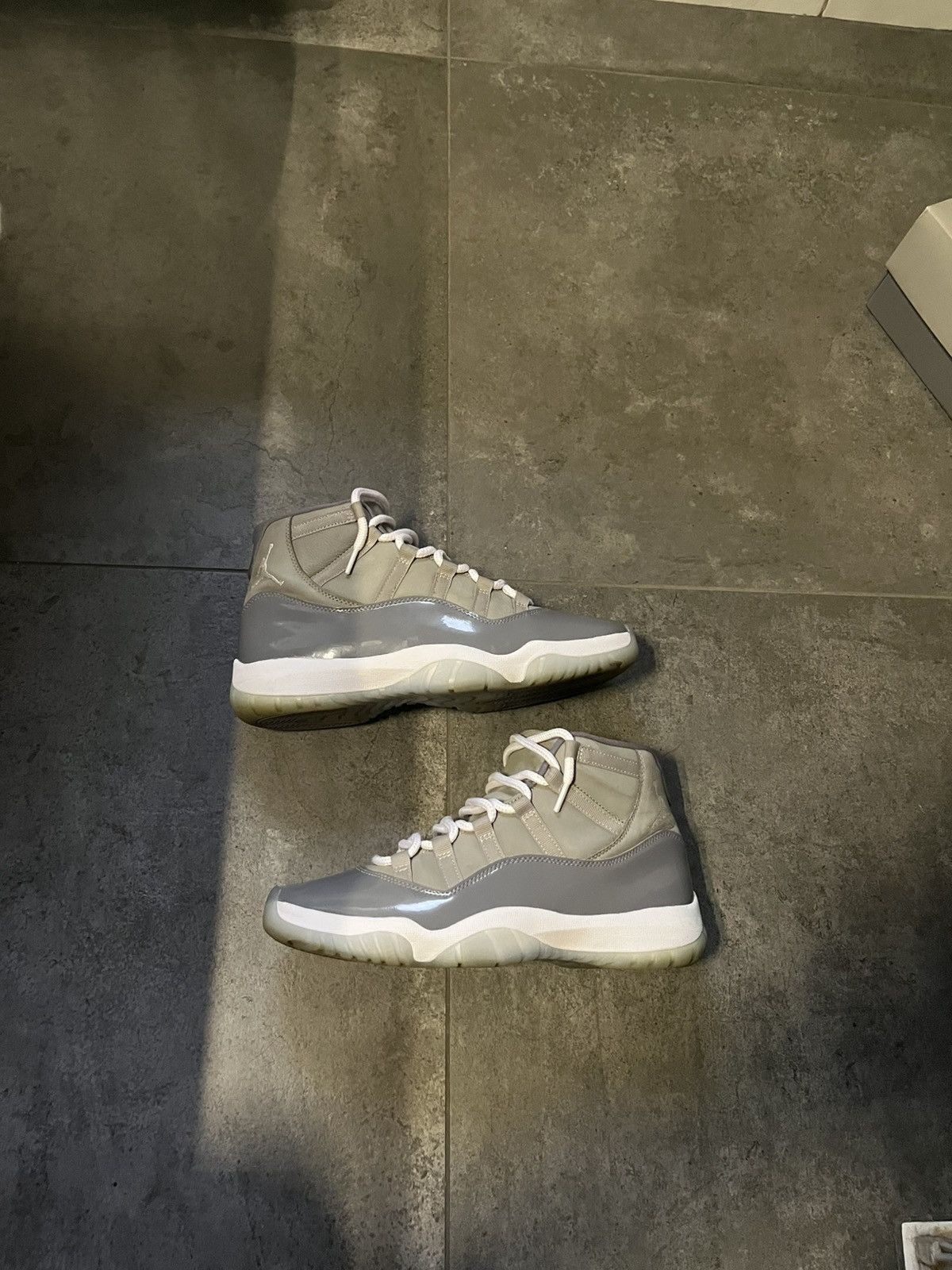Nike Jordan 11 Cool Grey Size US 10 / EU 43 - 2 Thumbnail