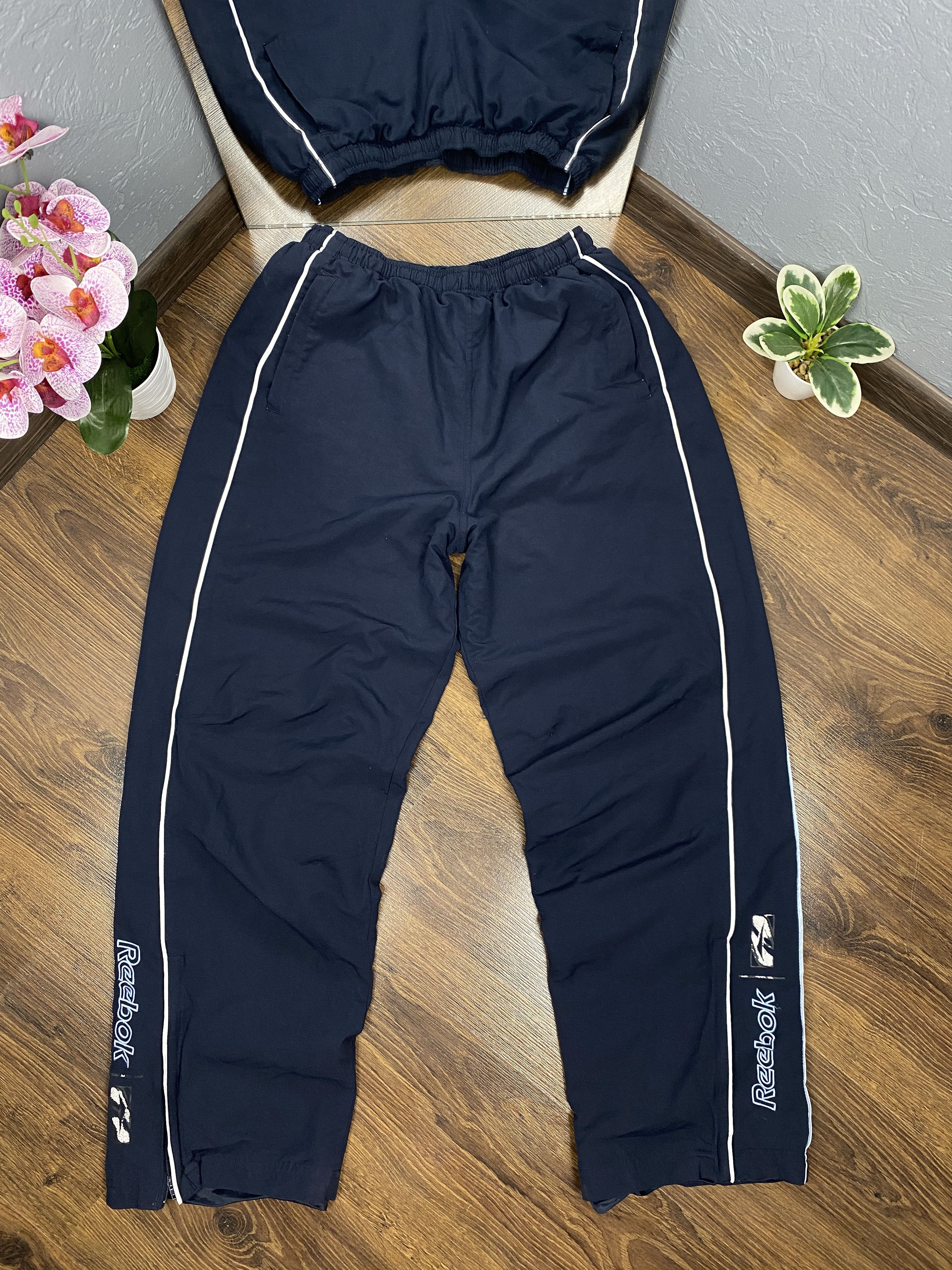 Reebok Reebok vintage baggy parachute nylon track pants y2k Size US 32 / EU 48 - 1 Thumbnail