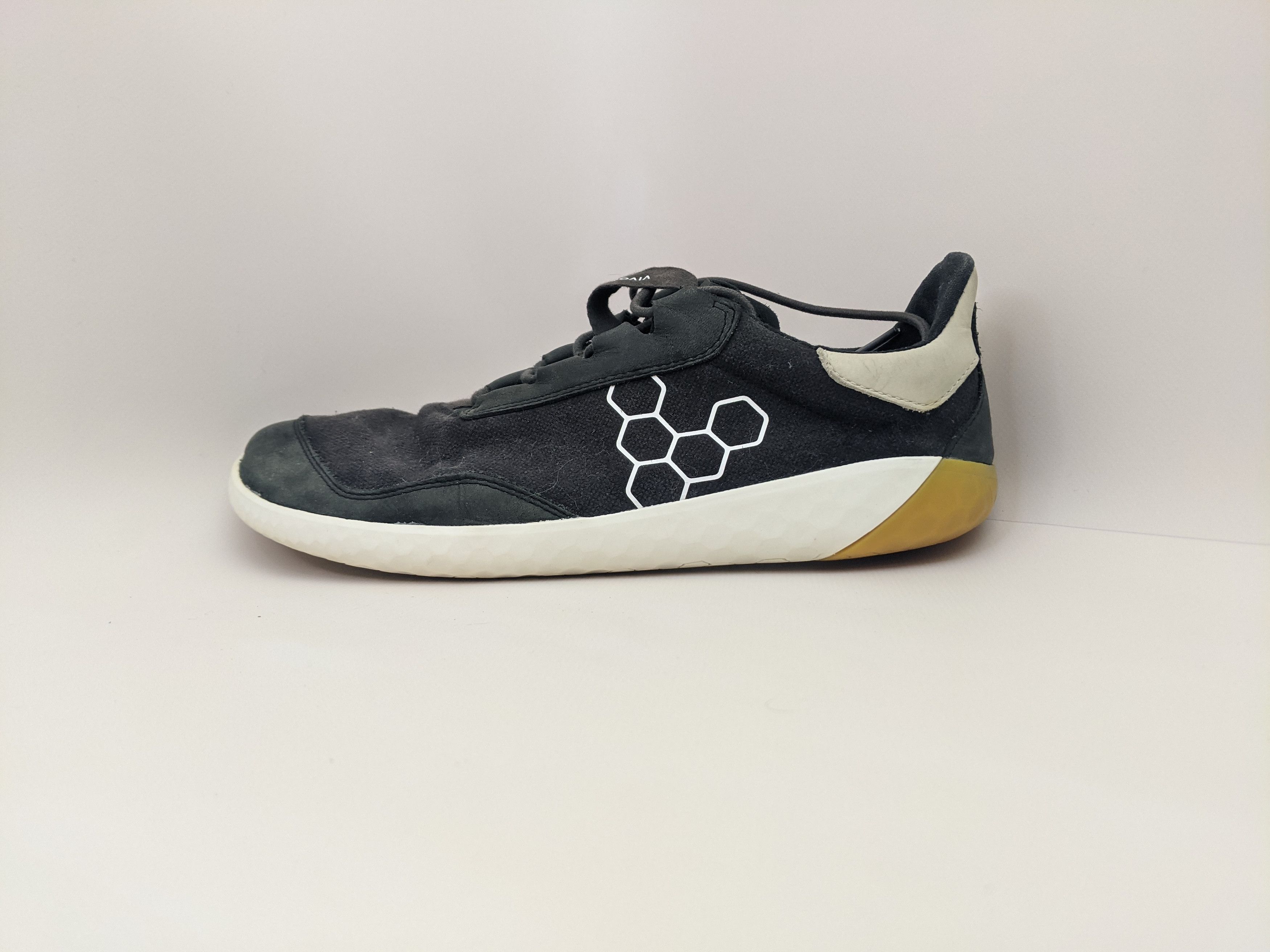 image of Vivobarefoot Geo Shell Men's Trainers Sneakers 28,3 Cm in Black White Gum (Size 10)
