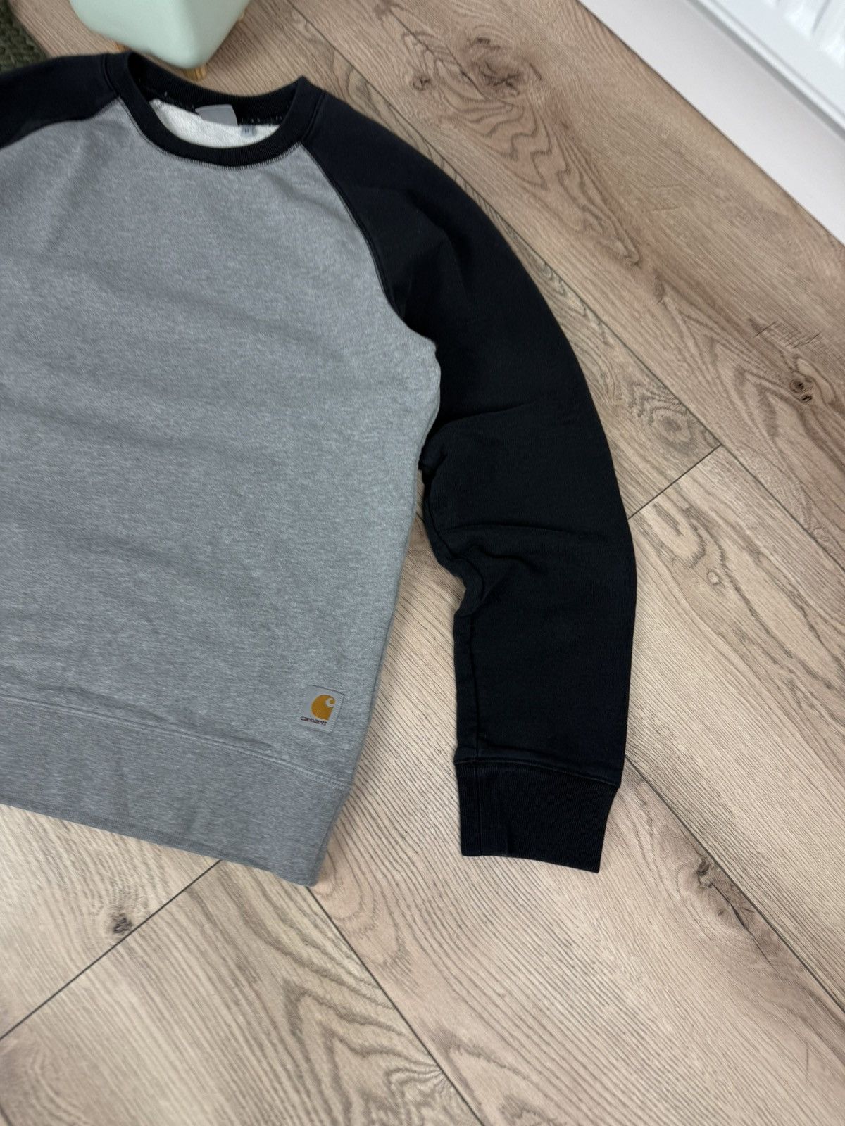Carhartt × Vintage Vintage Carhartt Sweatshirt Patch Logo Y2k Style Size US M / EU 48-50 / 2 - 2 Thumbnail