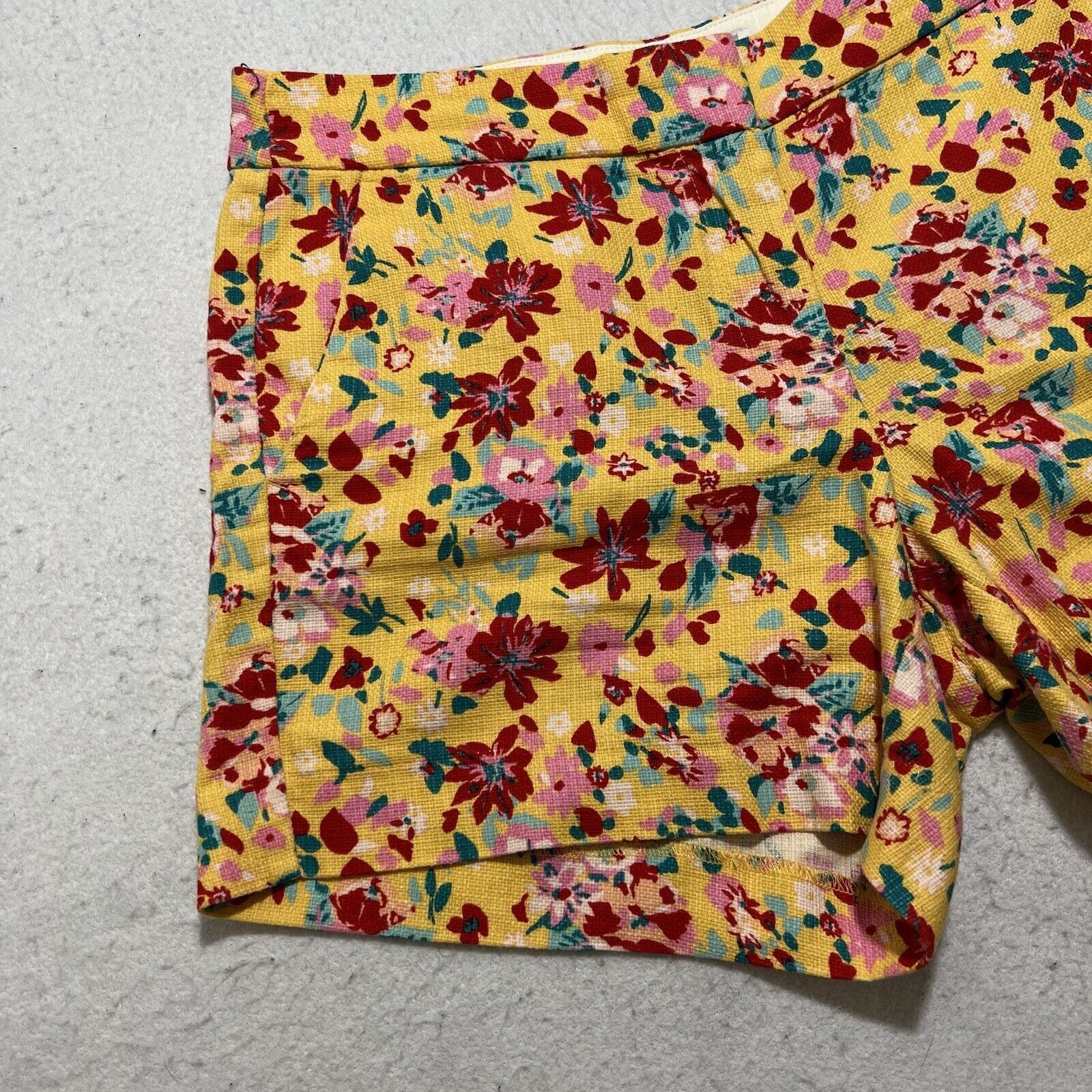 J.Crew J. Crew Yellow Floral 5" Inseam Colorful Knit Zip + Clasp Size 28" / US 6 / IT 42 - 2 Thumbnail