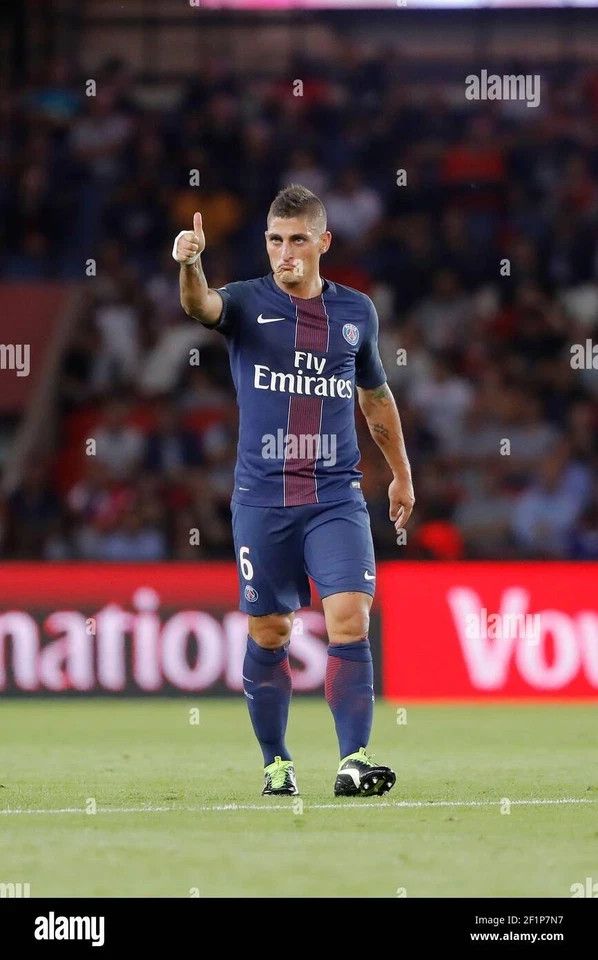 Nike PSG PARIS SAINT-GERMAIN 2016 2017 FOOTBALL SOCCER JERSEY Size US M / EU 48-50 / 2 - 13 Thumbnail
