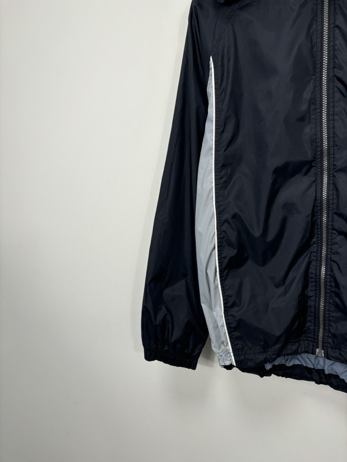 Nike Vintage Nike Y2K Big Swoosh Black Hype Hooded Nylon Jacket Size US M / EU 48-50 / 2 - 6 Thumbnail