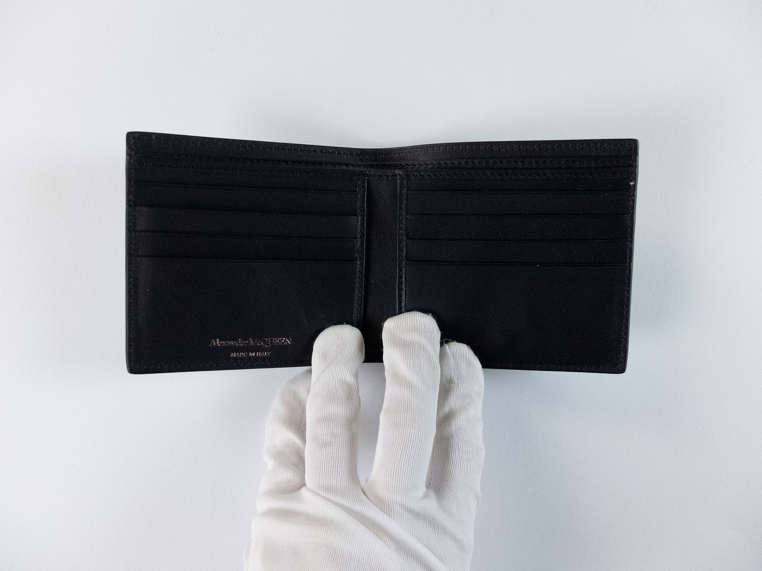 Alexander McQueen ALEXANDER MCQUEEN black & white graffiti logo leather wallet Size ONE SIZE - 3 Thumbnail