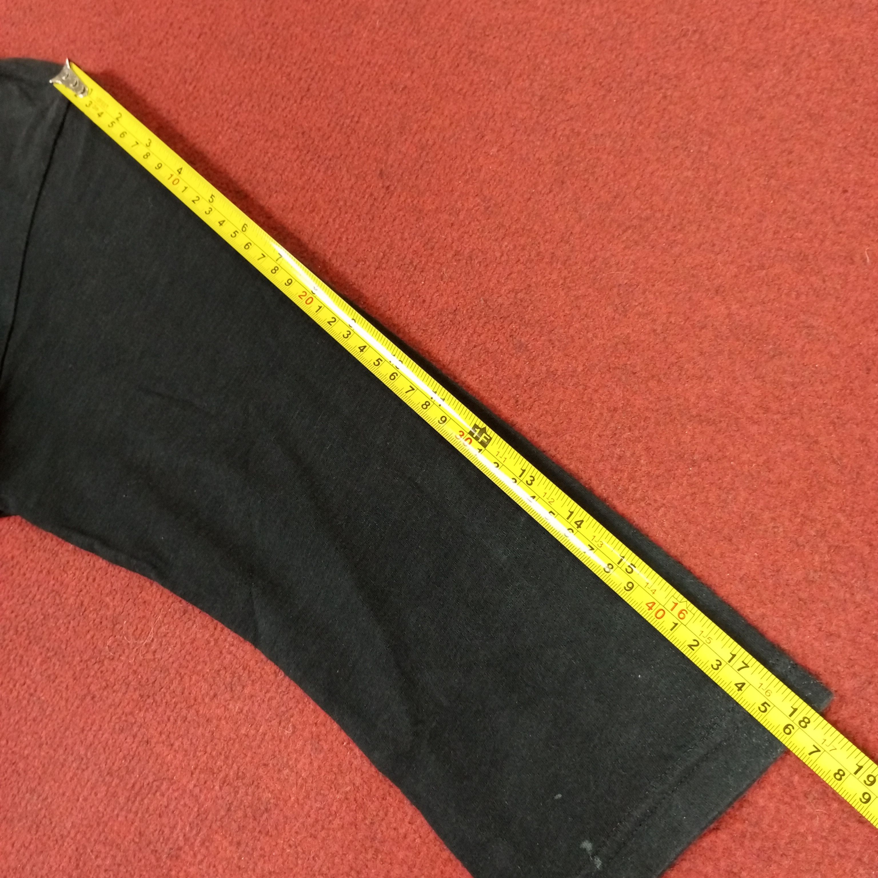 Japanese Brand Uniqlo Undercover Japanese Brand Streetwear Style Tshirt Size M / US 6-8 / IT 42-44 - 12 Thumbnail