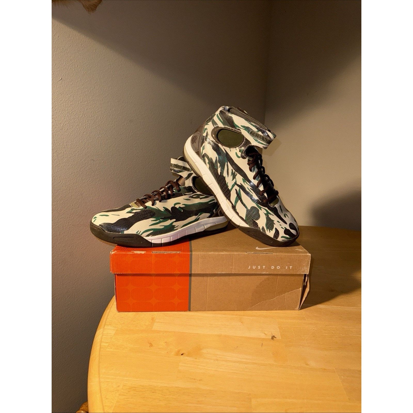 Nike Nike Air Max Huarache 2k4 Olive Camo Army Pine 312544-121 Size US 10.5 / EU 43-44 - 2 Thumbnail