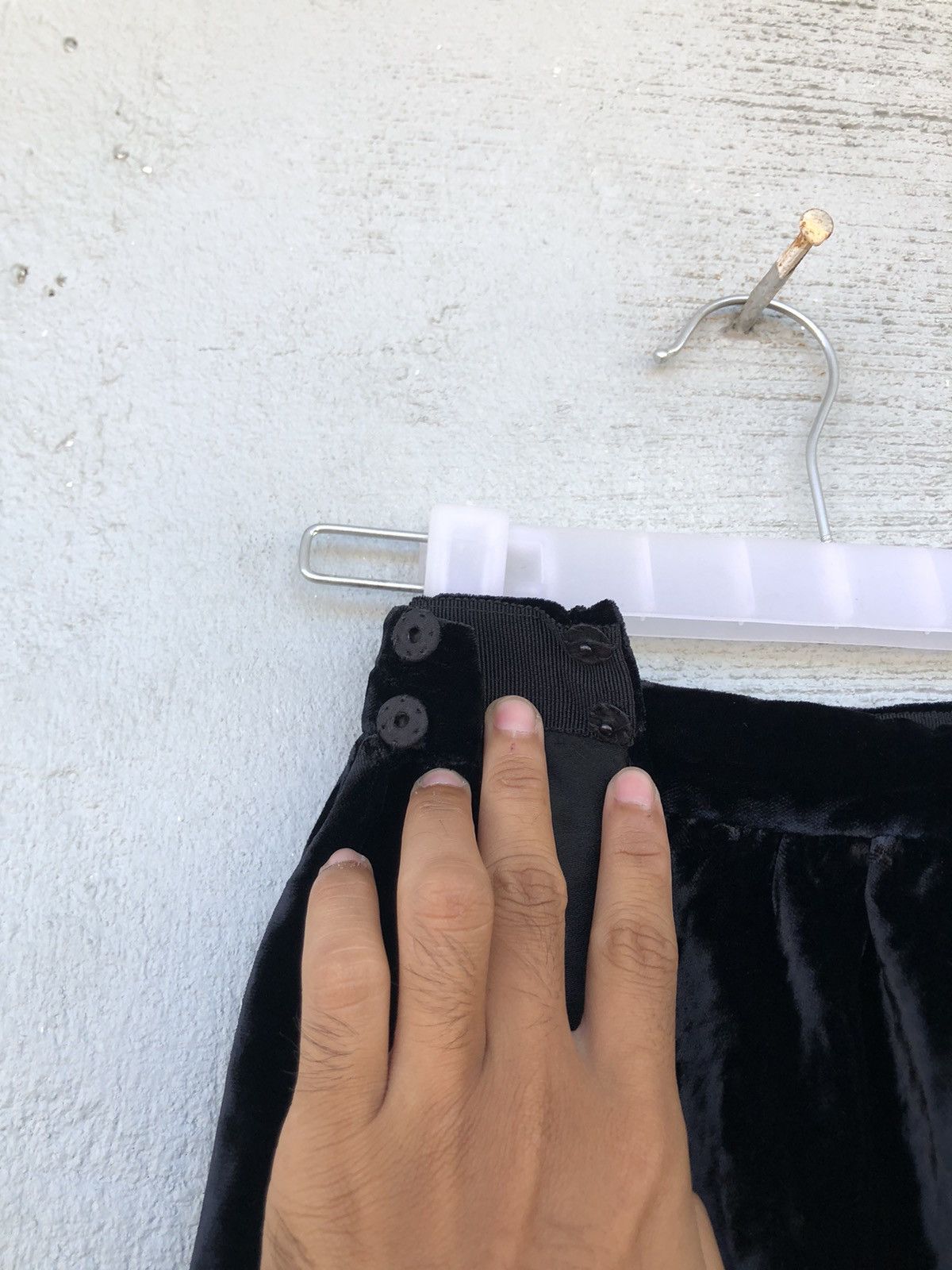 Giorgio Armani Vintage Giorgio Armani Velour Asymmetrical Skirt Size 26" / US 2 / IT 38 - 3 Thumbnail