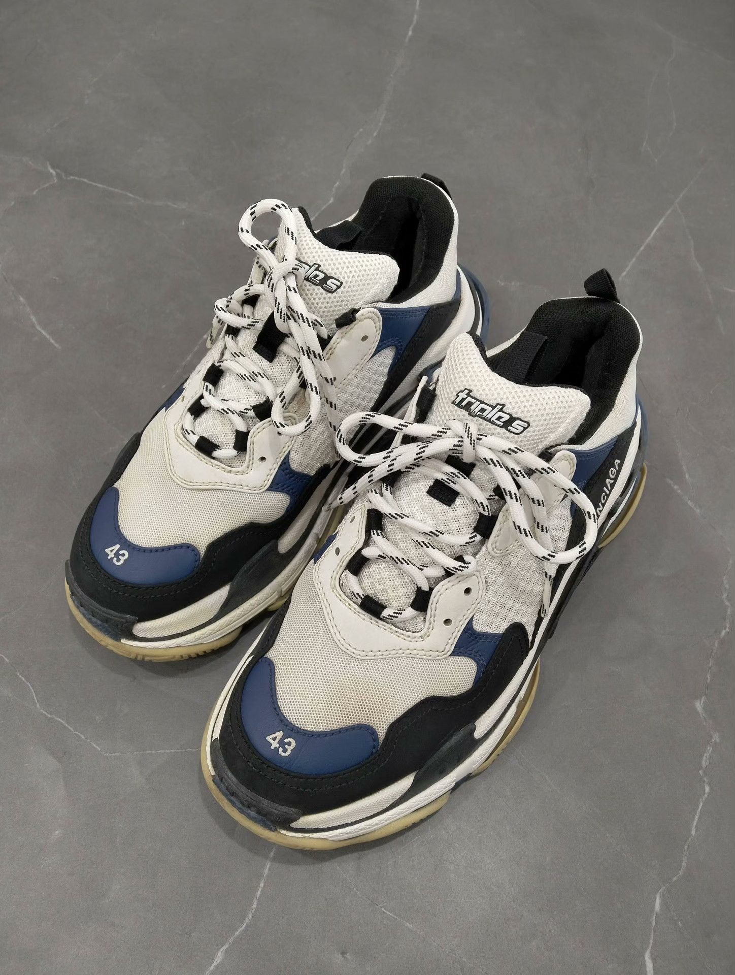 Balenciaga Balenciaga Lowtop Sneakers 43 Men Size US 10 / EU 43 - 1 Thumbnail