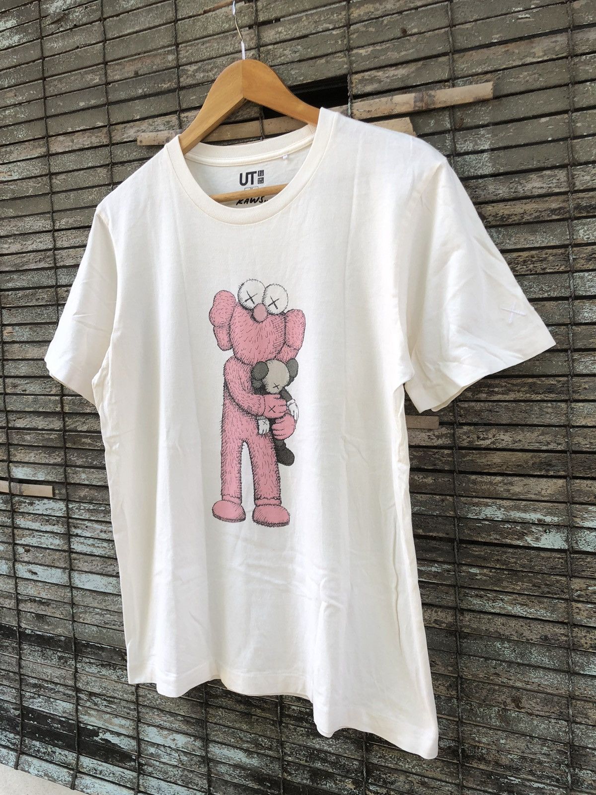 Japanese Brand UT Uniqlo X Kaws X Japanese Brands Tshirt Size US M / EU 48-50 / 2 - 6 Thumbnail