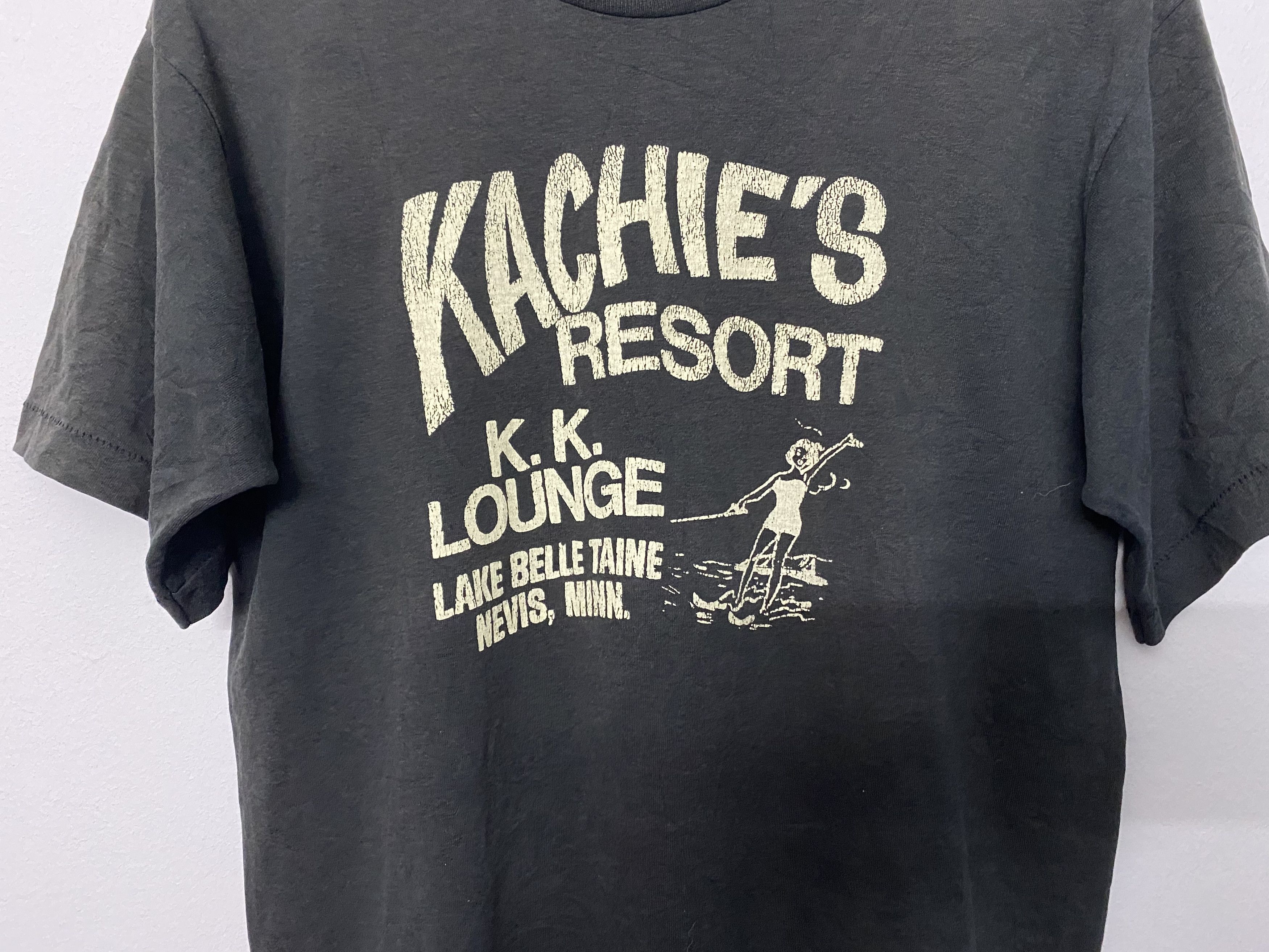 Vintage Vintage Fruit of the Loom BEST Kachie’s Resort Graphic Tee Size US M / EU 48-50 / 2 - 3 Thumbnail