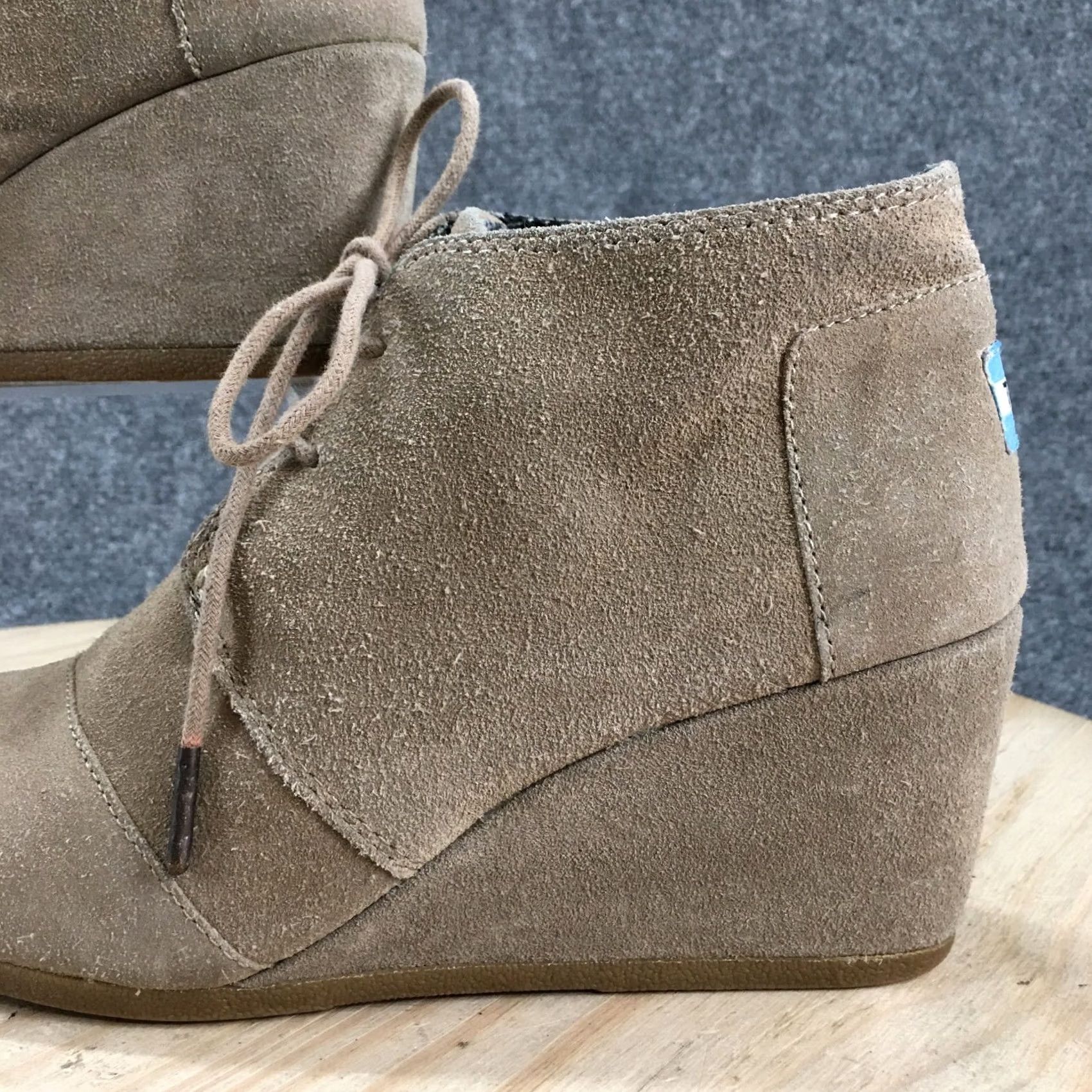 Toms TOMS Boots Beige Suede Desert Lace Up Wedge Ankle Bootie 9 Casual Womens/Bootie/Bootie/Footwear (Size 9) Size US 9 / IT 39 - 3 Thumbnail