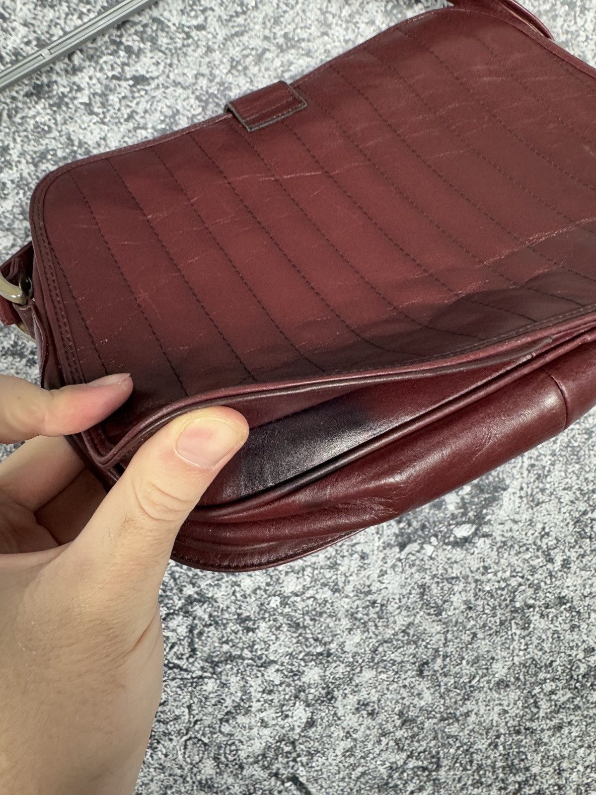 Vintage Vintage Fiocchi Italy Burgundy Leather Smooth Crossbody Bag Size ONE SIZE - 13 Thumbnail
