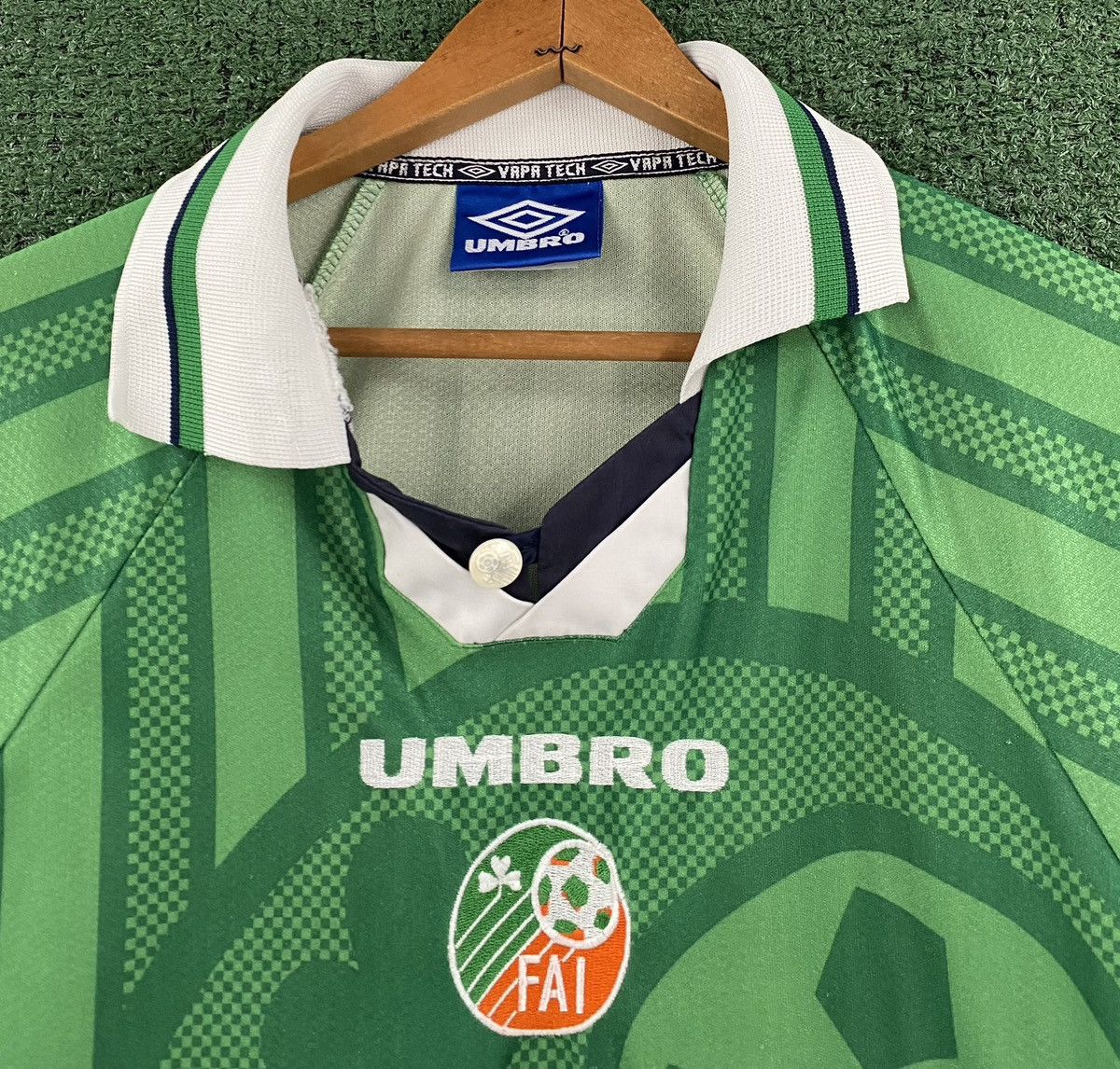 Umbro VTG 1998 Umbro Ireland National Team Home Soccer Jersey Size US L / EU 52-54 / 3 - 2 Thumbnail