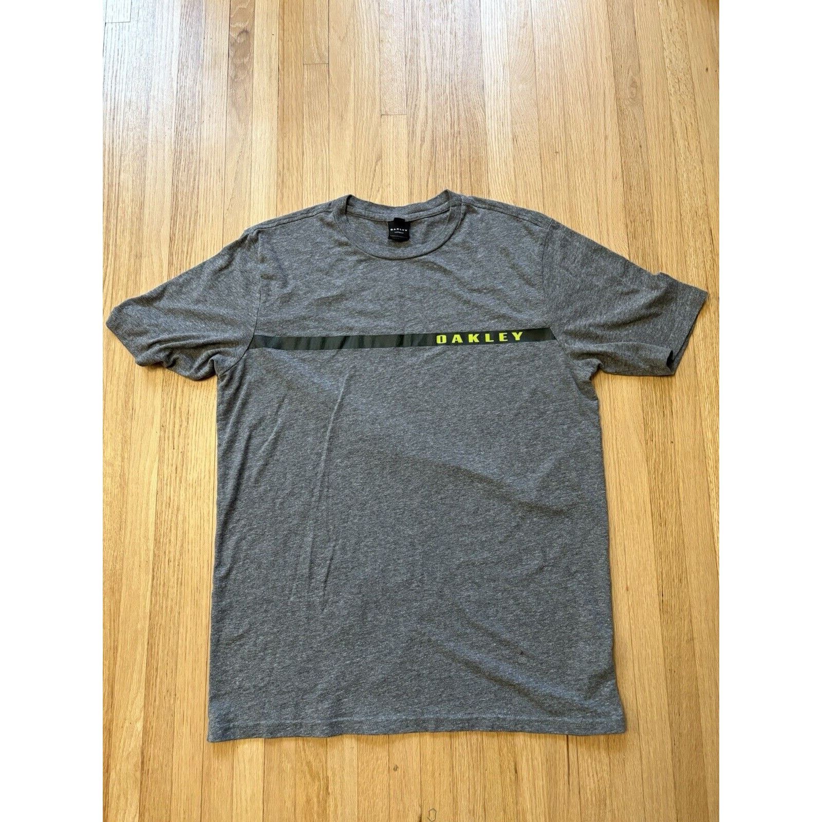 Oakley Vintage Y2K Oakley Shirt Mens M Gray Center Logo Medium Size US M / EU 48-50 / 2 - 1 Thumbnail