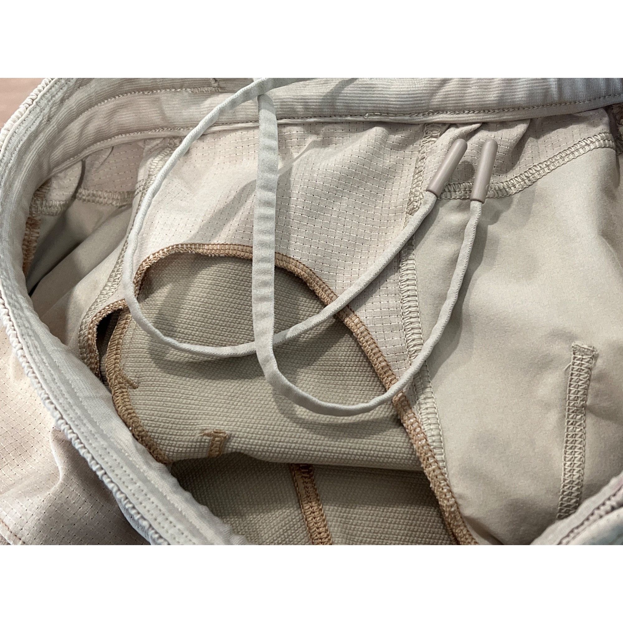 Lululemon Lululemon License To Train Pant *30" Small (28)Trench Size US 27 - 9 Thumbnail