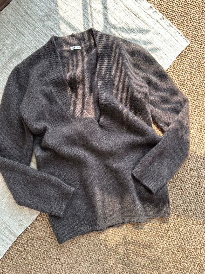 Hermes Hermes Margiela Era Deep V Cashmere Alpaca Blended Knit To Size S / US 4 / IT 40 - 1 Thumbnail