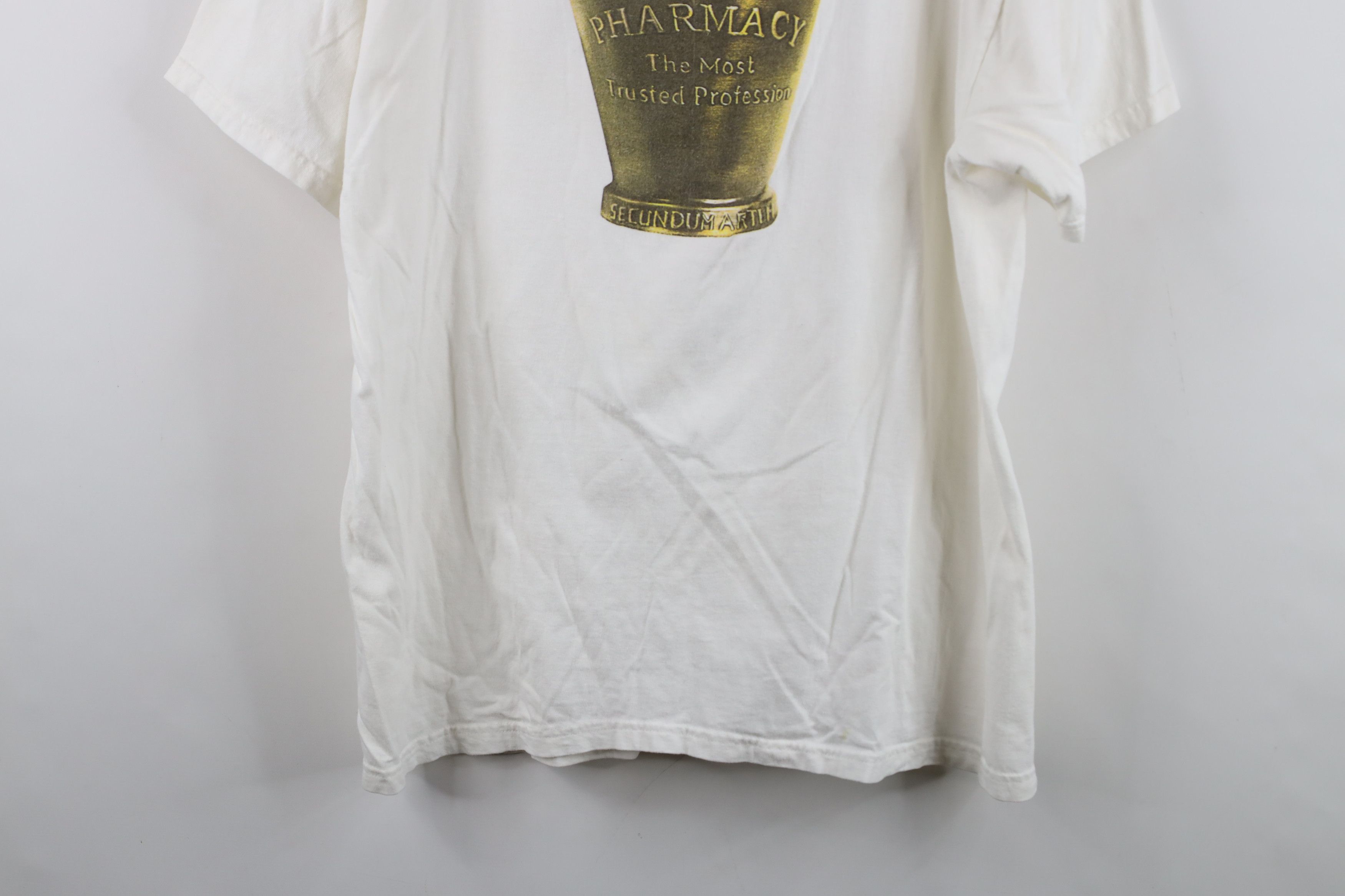 Vintage Vintage 90s Pharmacy Most Trusted Profession T-Shirt White Size US L / EU 52-54 / 3 - 11 Thumbnail