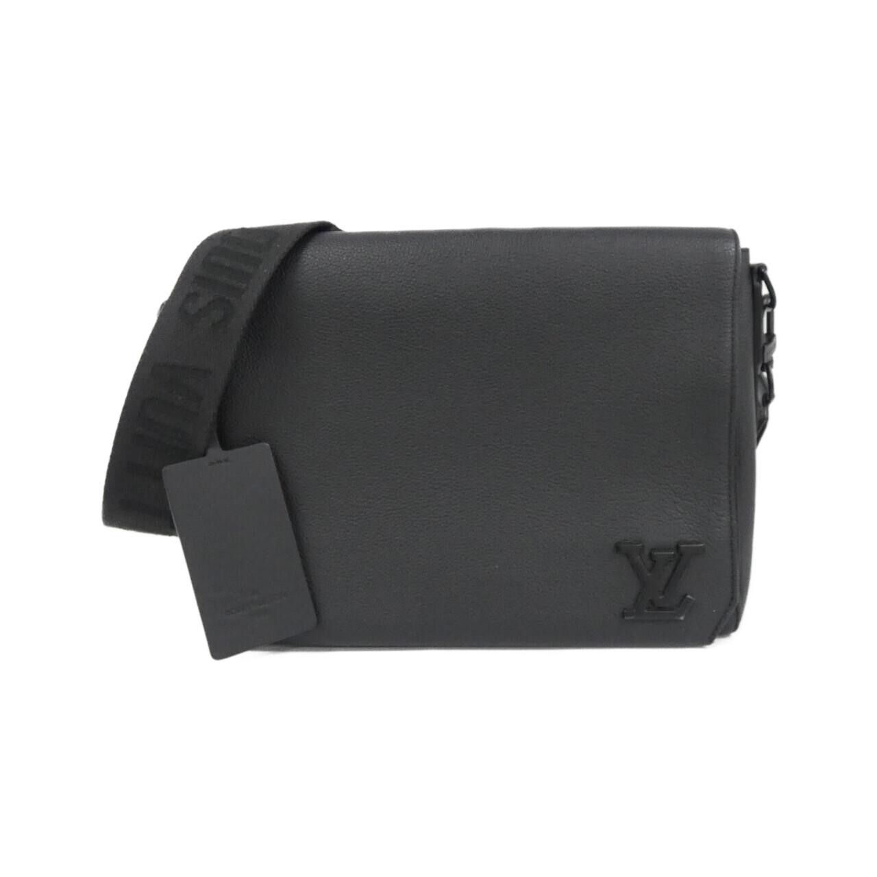 Louis Vuitton Louis Vuitton Louis Vuitton LV Aerogram Takeoff Messenger Calf Shoulder Bag Leather Shoulder Bag M57080 DUTY FREE for USA Size ONE SIZE - 1 Thumbnail