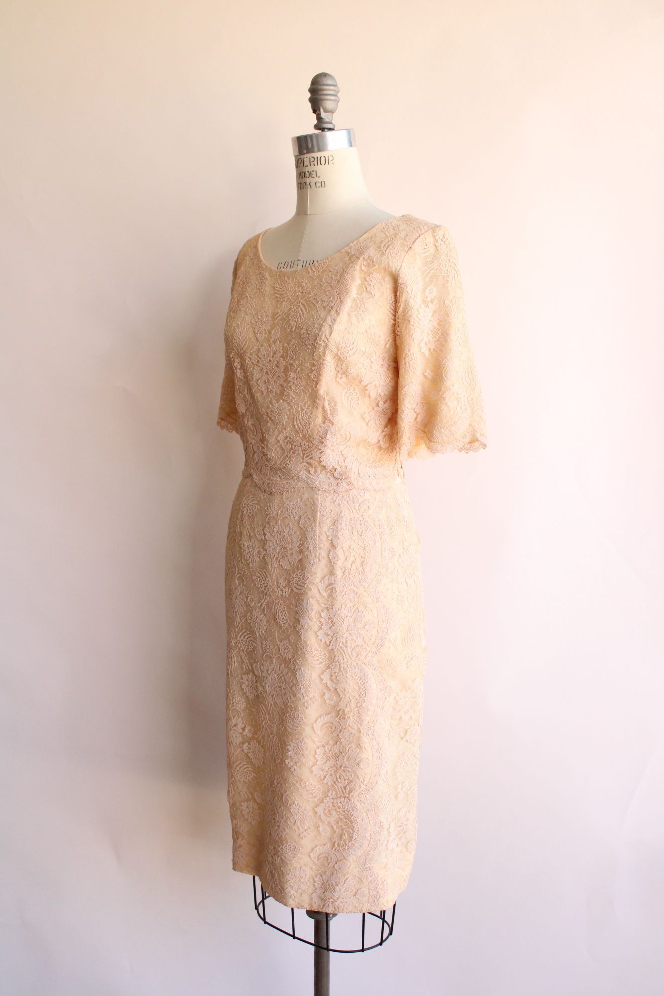Vintage Vintage 1960s Dress, Pink Illusion Lace Fluttery Open Back Size M / US 6-8 / IT 42-44 - 9 Thumbnail