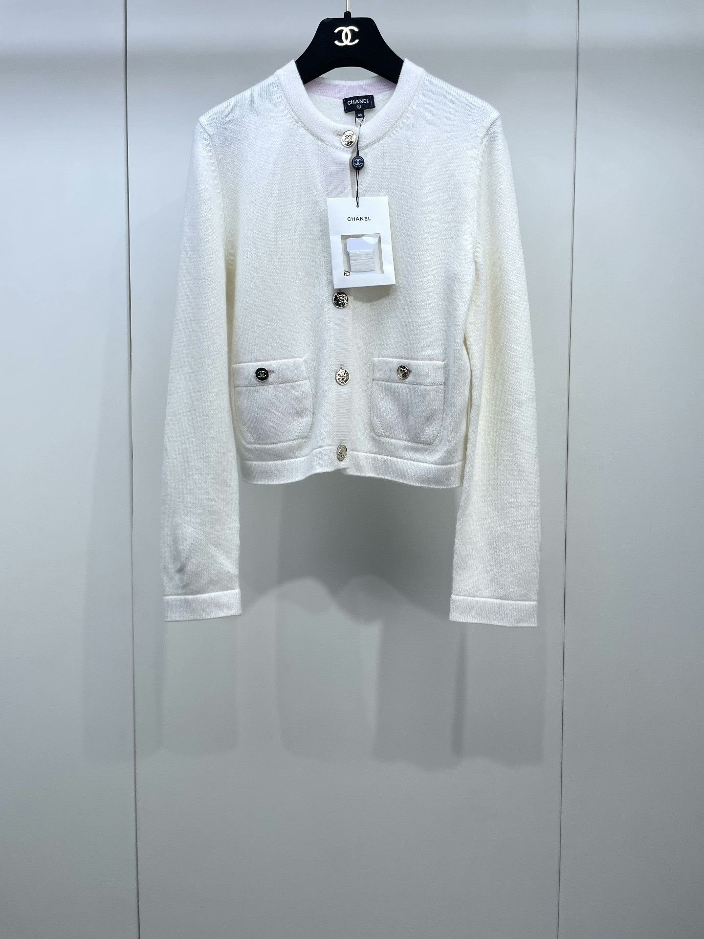 Chanel Chanel 25B Embroidered Logo Knit Cardigan Size XXS / US 00 / IT 34 - 1 Thumbnail