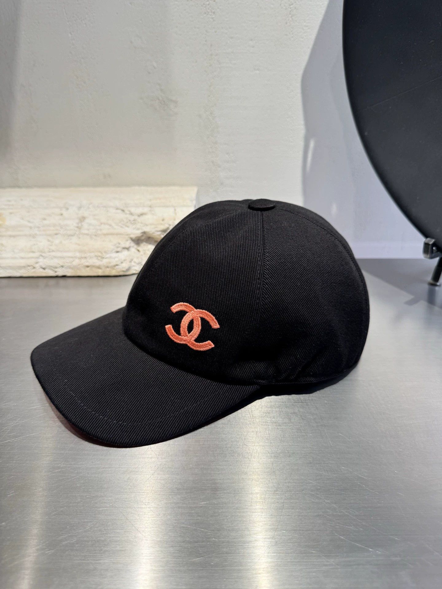 Chanel Chanel 23k black orange colorblock logo cap mint 55-60cm Size ONE SIZE - 2 Thumbnail