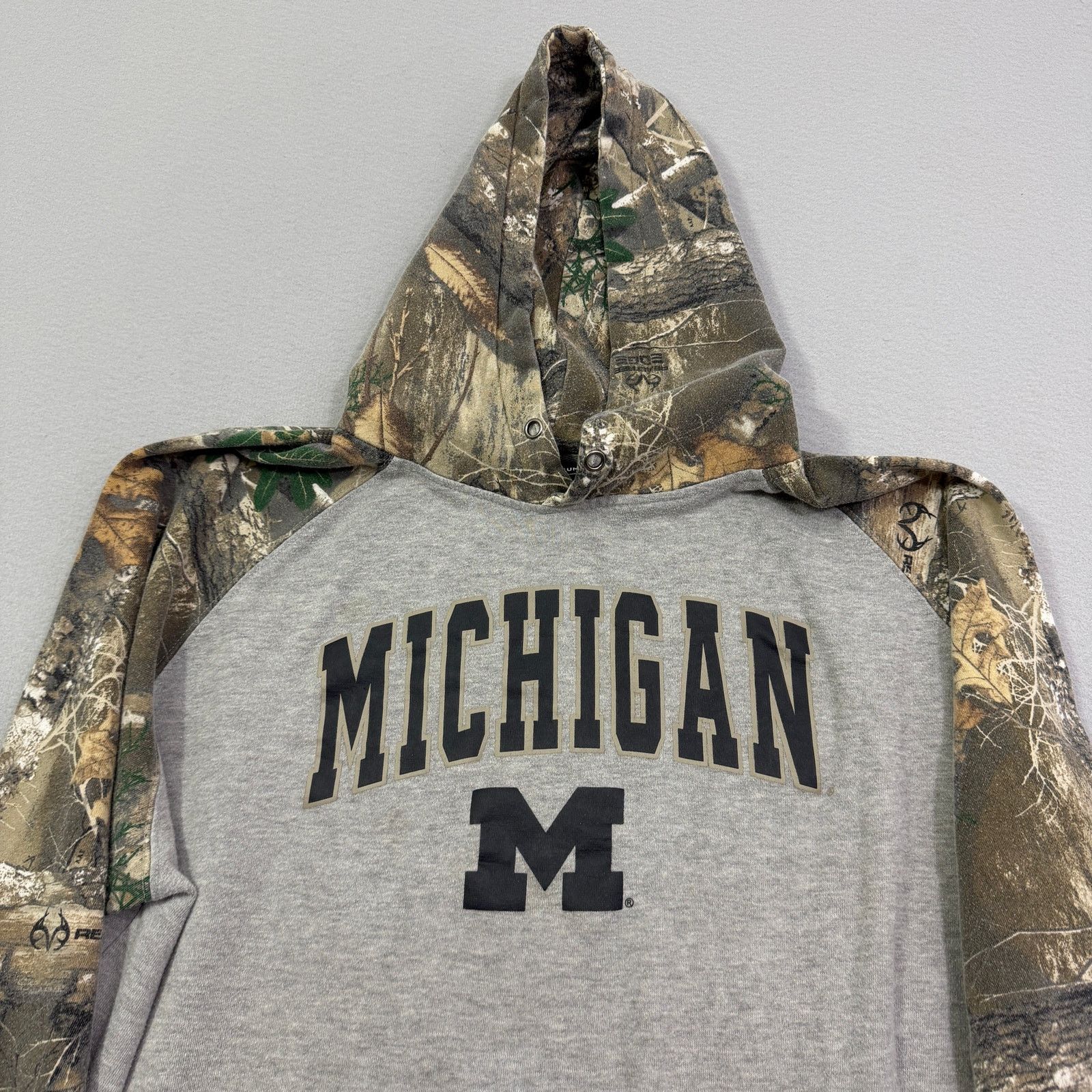 Vintage Vintage Michigan Wolverines Hoodie Men's 2XL Gray Camouflage Size US XXL / EU 58 / 5 - 2 Thumbnail