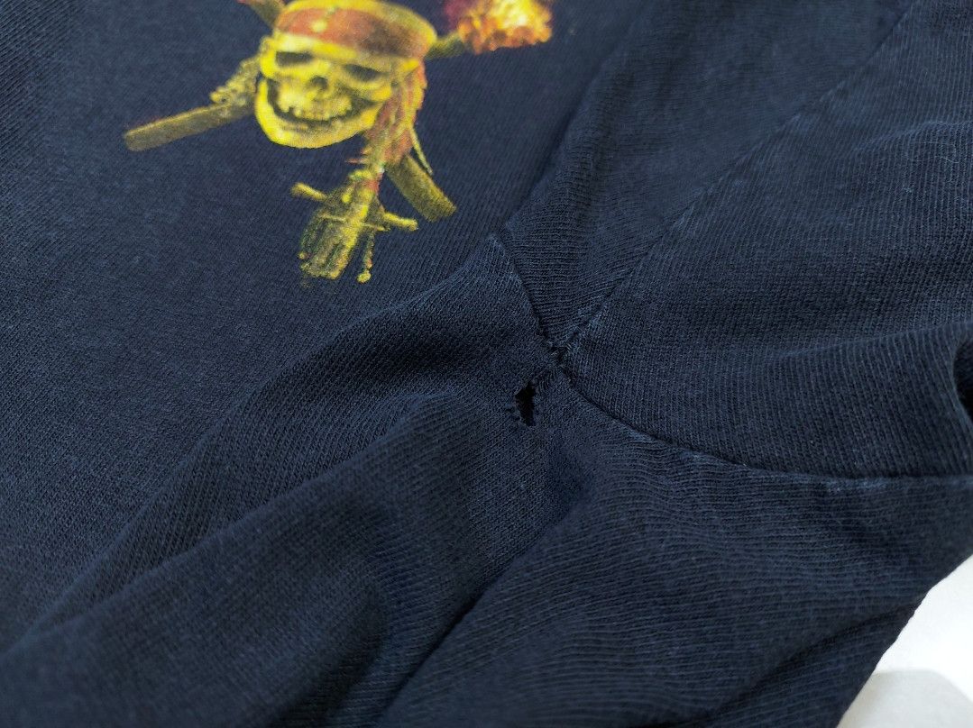 Disney × Vintage Vintage 2006 Pirates of the Caribbean Dead Man's Chest TEE Size US XL / EU 56 / 4 - 13 Thumbnail