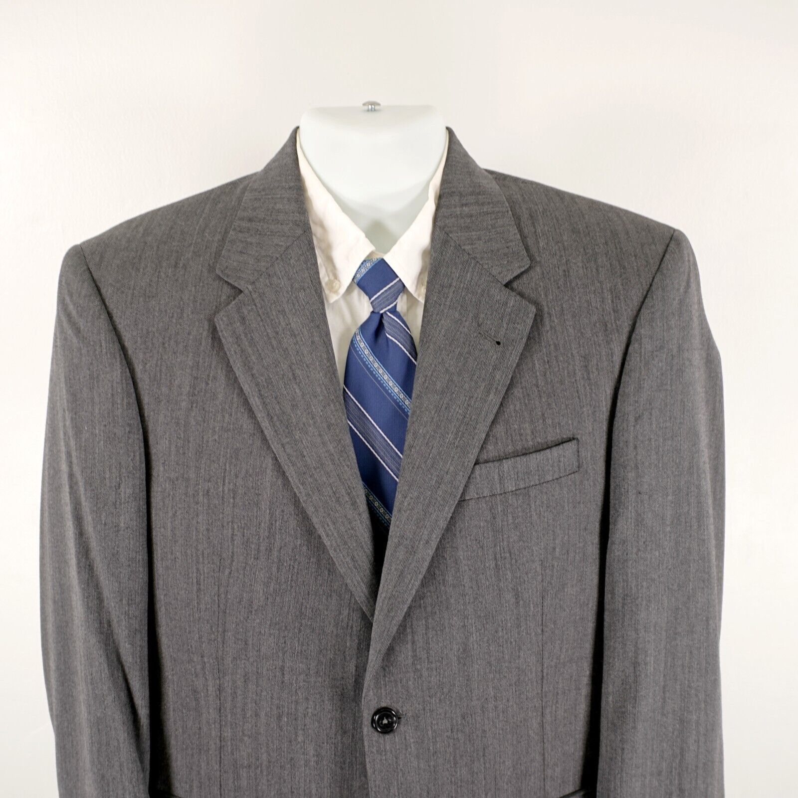Jos. A. Bank Jos A Bank Signature Wool Gray Herringbone 2 Button Blazer / Size 38R - 1 Thumbnail