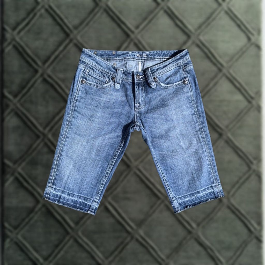 Miss Me VINTAGE Miss Me Skater Grunge Denim Jean Shorts Cross Womens Size 27 Blue Cut-Off 27 Womens Size 27" / US 4 / IT 40 - 1 Thumbnail