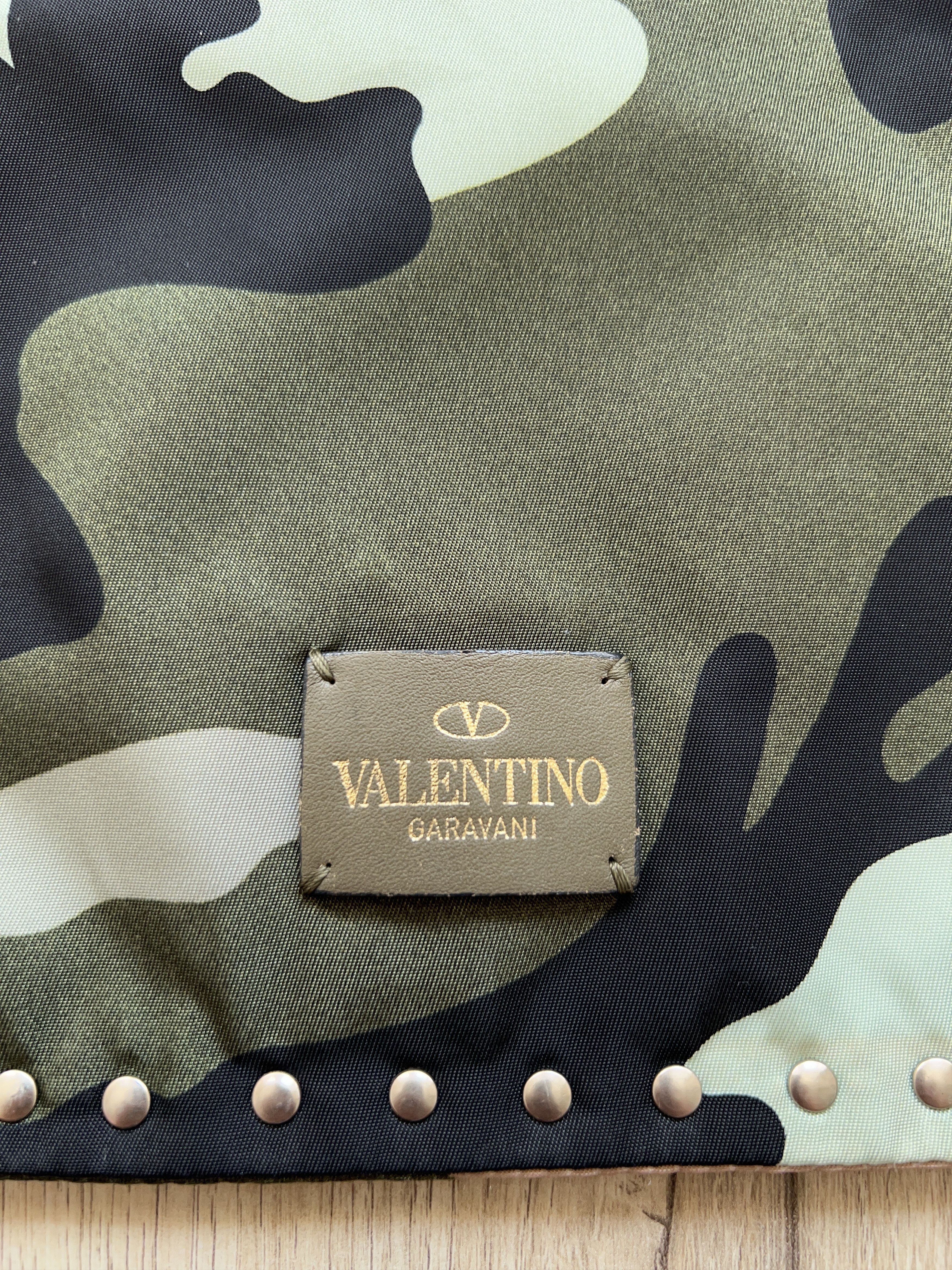 Designer × Valentino Rockstud Camo Clutch Zip Bag Pouch Nylon Size ONE SIZE - 2 Thumbnail