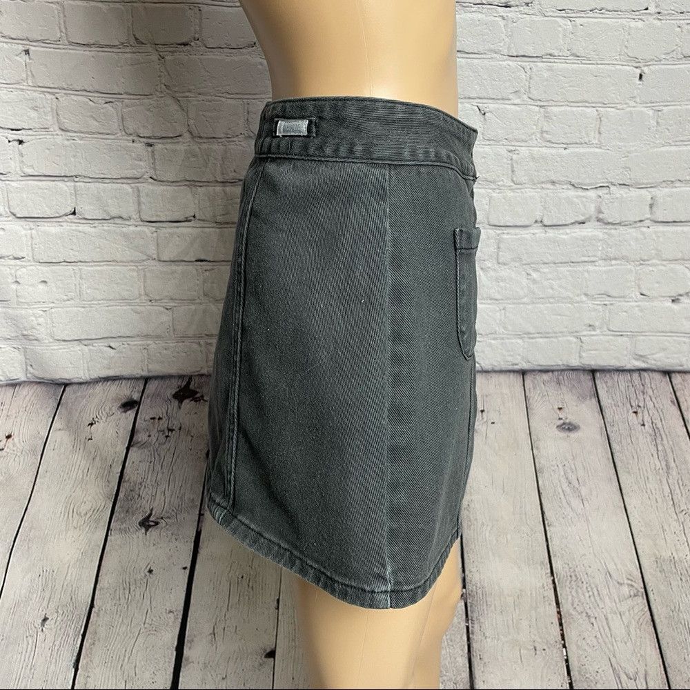 Brandy Melville Brandy Melville Faded Black A-line Denim Mini Skirt Size 25 Size 25" / US 0 / IT 36 - 3 Thumbnail