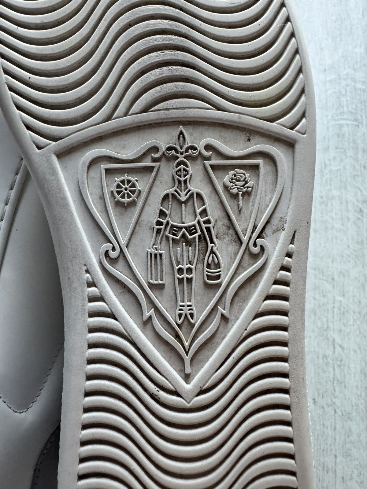 Gucci GUCCI NEW ACE PERF GG LOGO SNEAKER Size US 8.5 / EU 41-42 - 11 Thumbnail