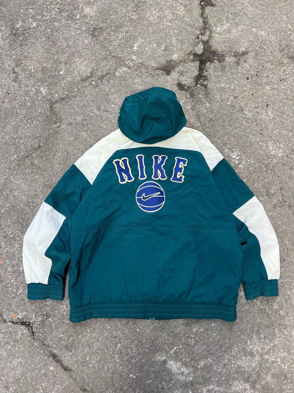 Other Nike 90s big swoosh nylon vintage jacket Size US L / EU 52-54 / 3 - 1 Thumbnail