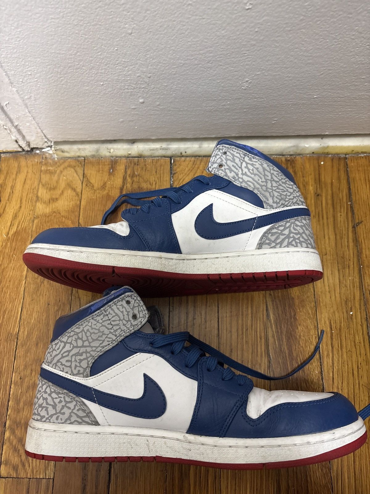 Jordan Brand Jordan 1 Retro Mid True Blue Size US 11 / EU 44 - 2 Thumbnail