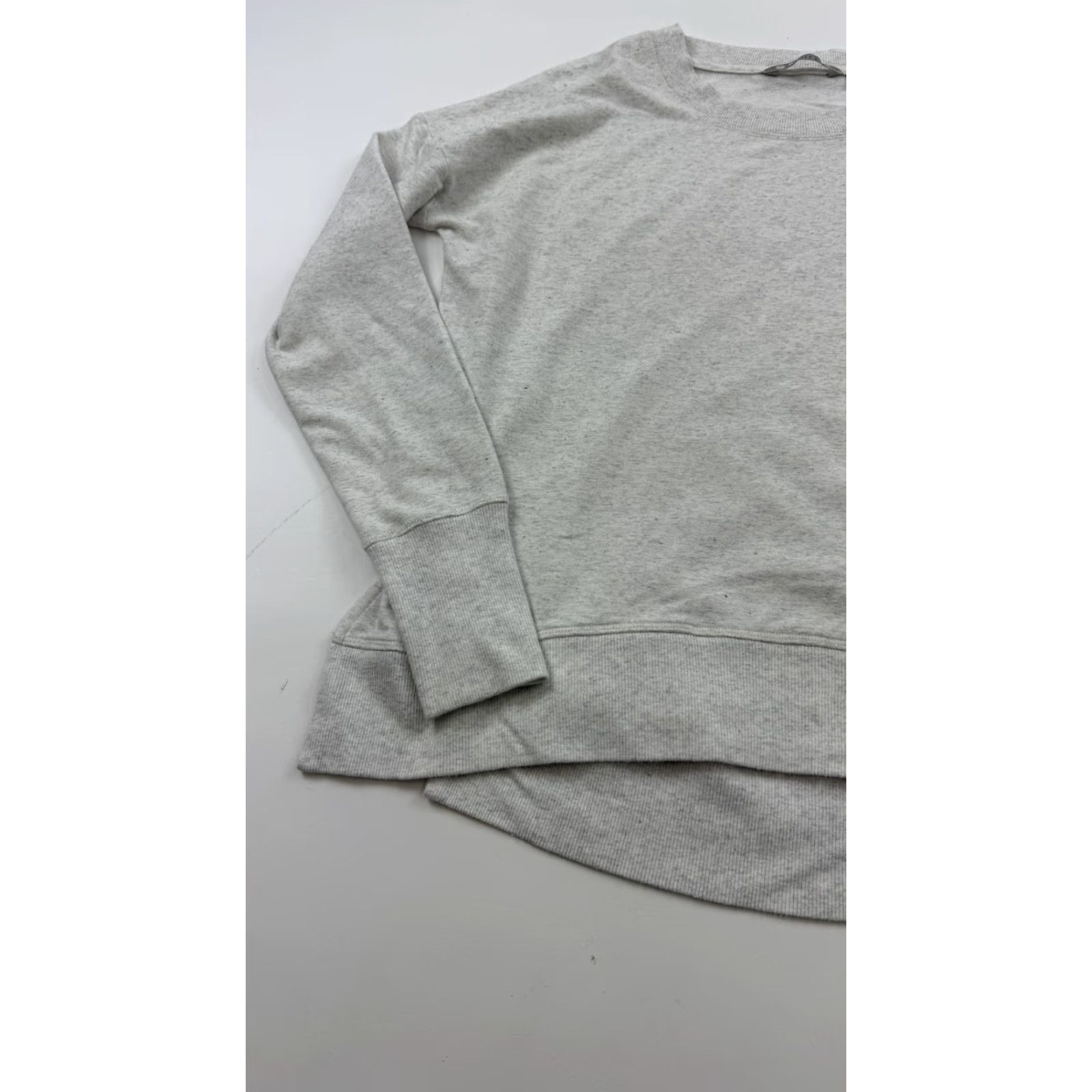 Athleta Athleta Sweatshirt Womens Small Gray Crewneck High Low Hem Side Slits Lounge Size S / US 4 / IT 40 - 3 Thumbnail