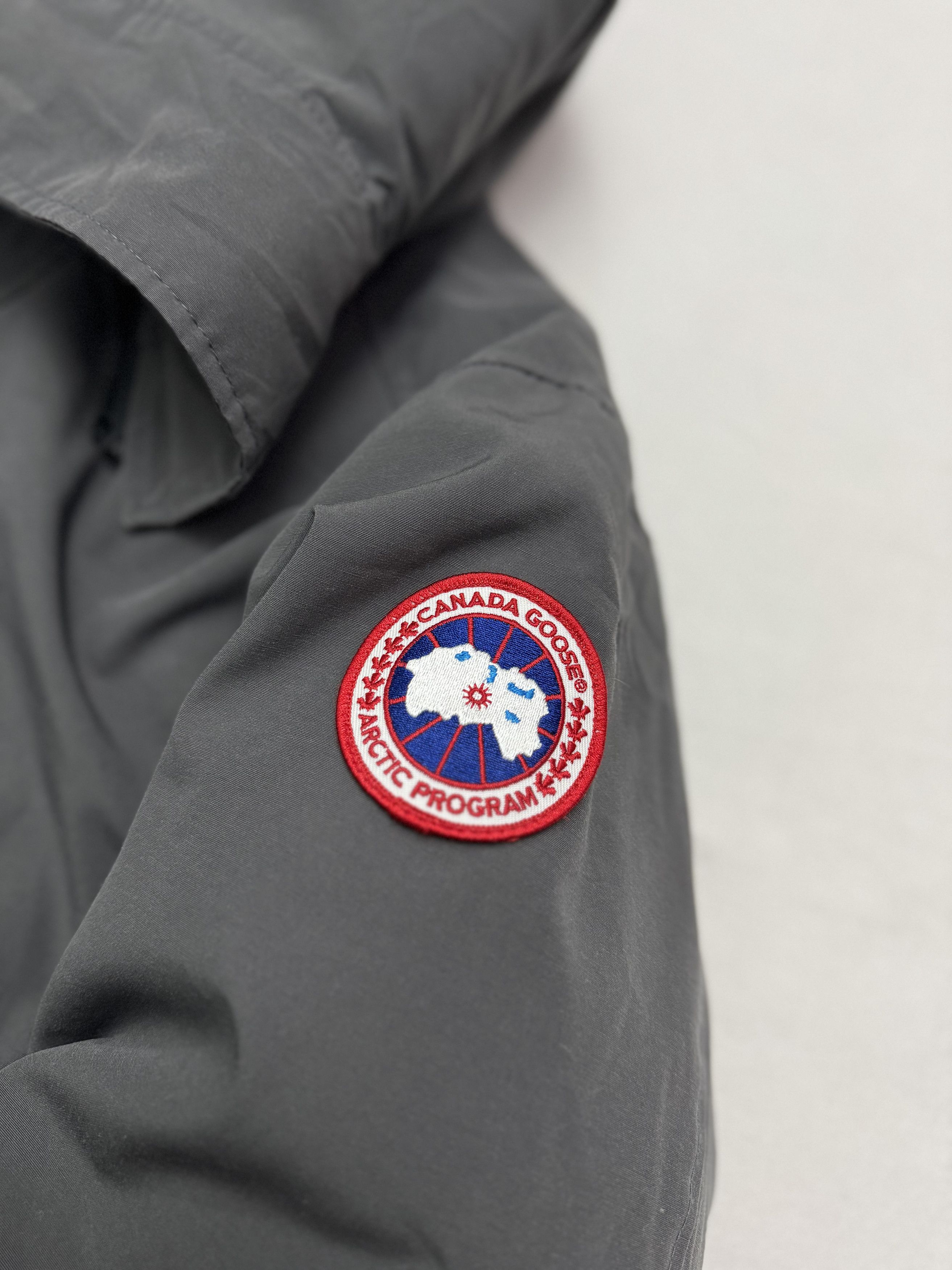 Canada Goose Chateau Parka Size US M / EU 48-50 / 2 - 15 Thumbnail