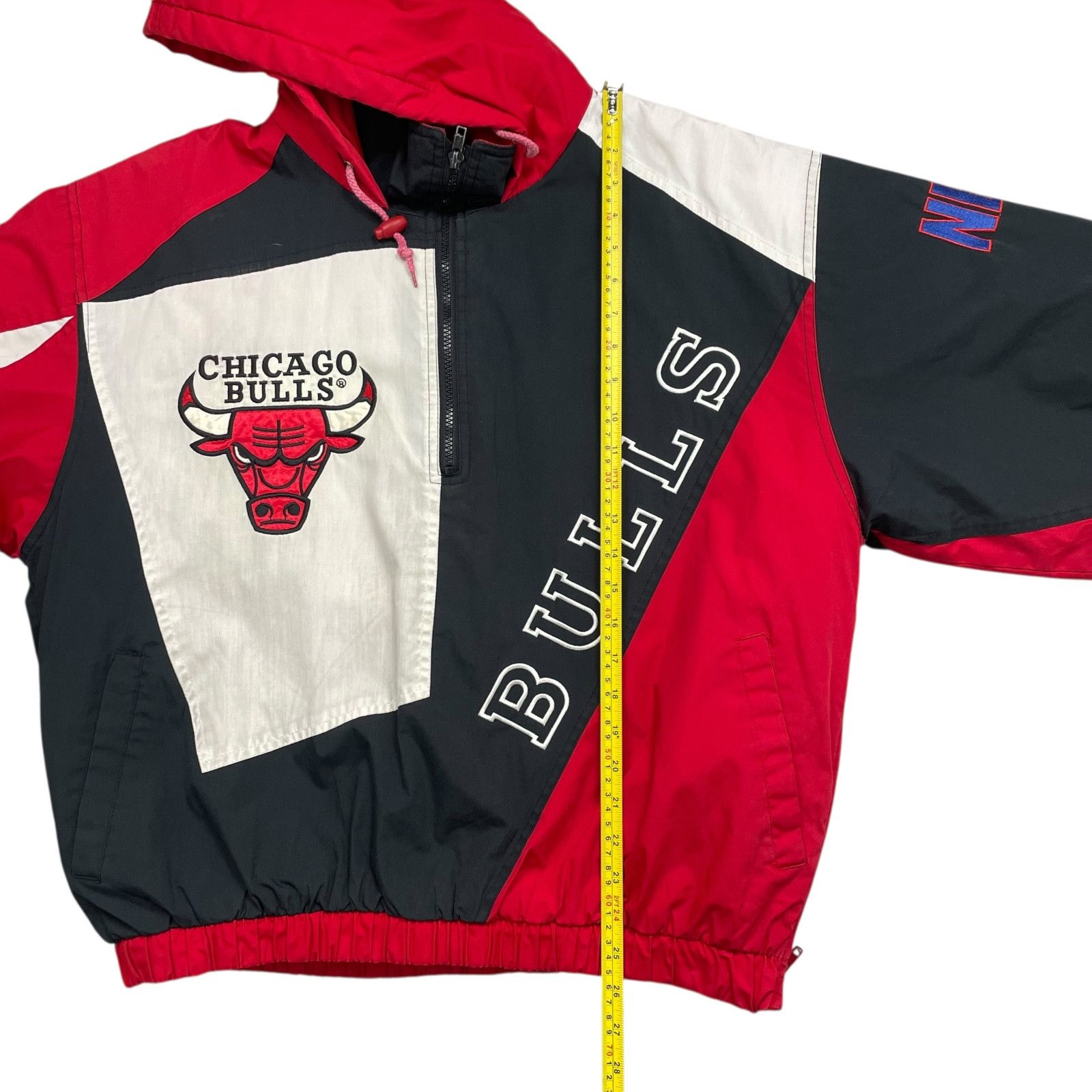 NBA VTG 90s CHICAGO BULLS PRO PLAYER HOODED PUFFER JACKET Size US M / EU 48-50 / 2 - 12 Thumbnail