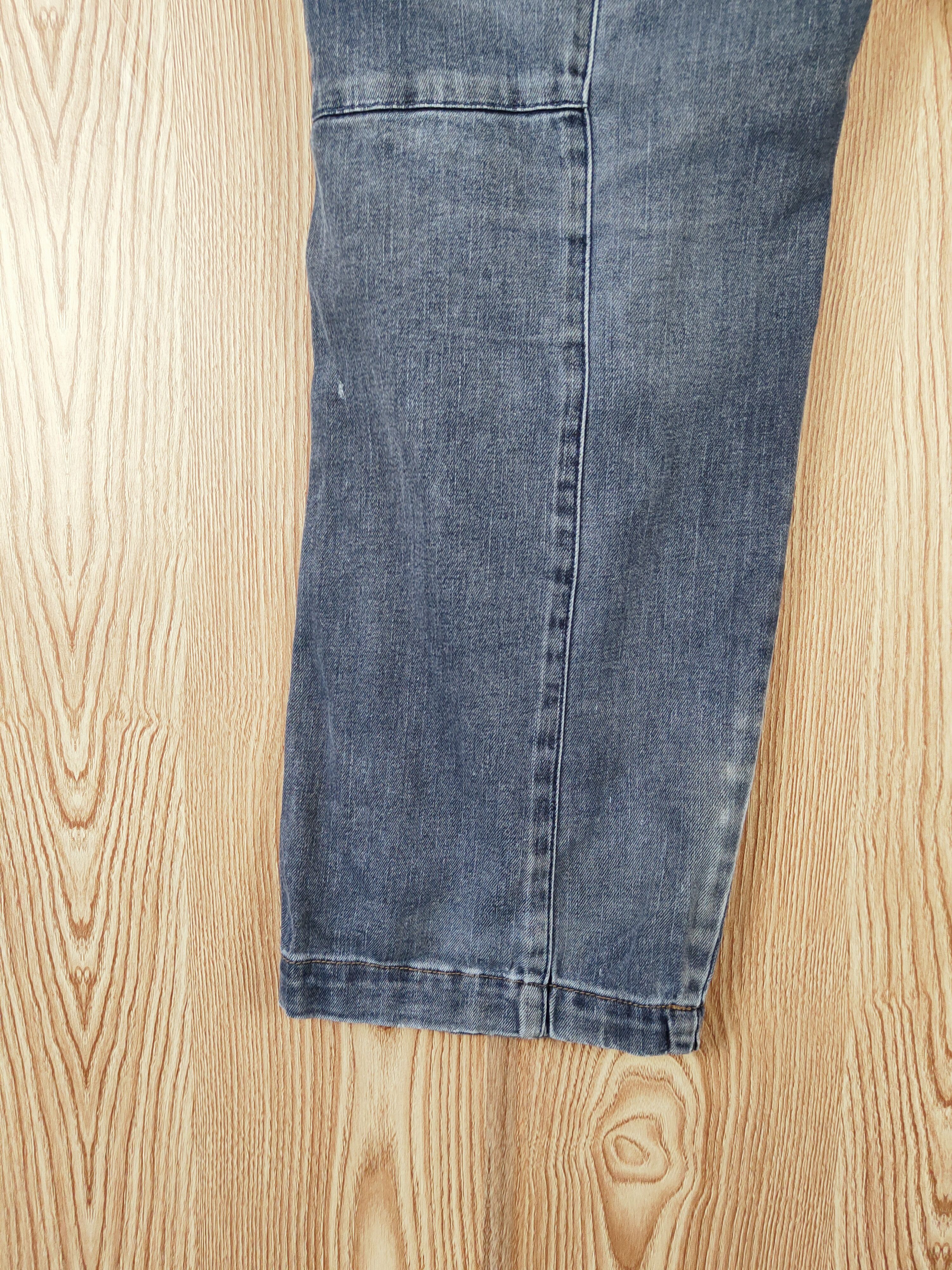 Japanese Brand Japanese Brand Dark Blue Distressed Ripped Jeans #W538 Size US 33 - 13 Thumbnail