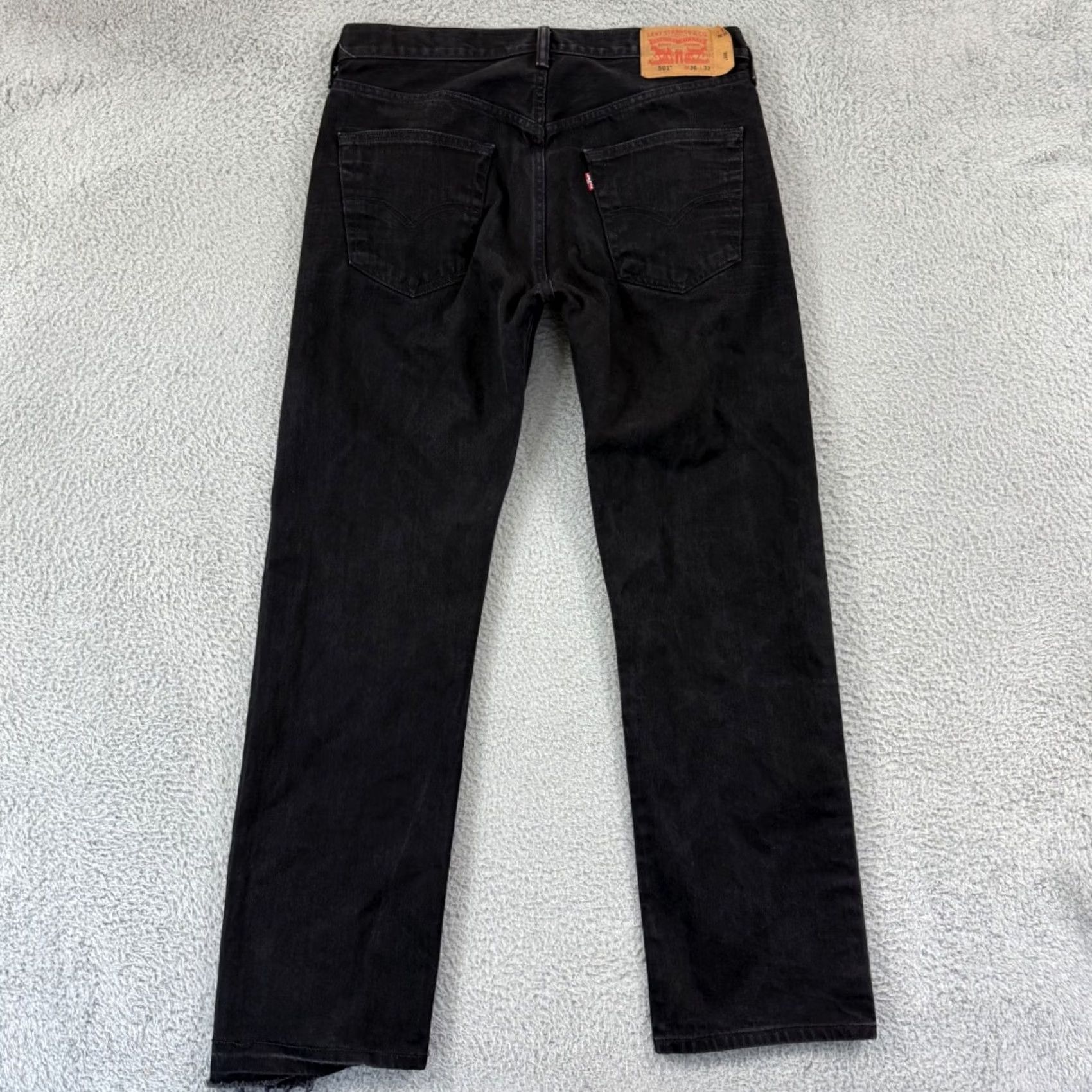 Levi's VINTAGE Levi's 501 Jeans Mens 34x32 Black Denim Button Fly Grunge Outdoor Leather Logo Size US 34 / EU 50 - 6 Thumbnail