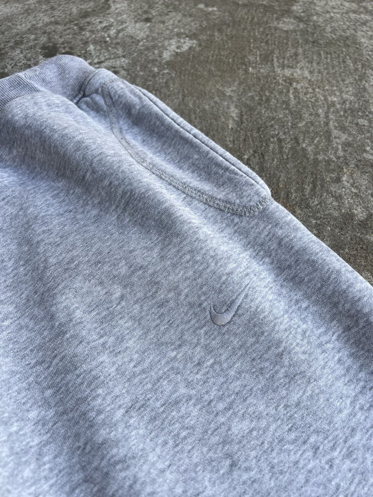 Nike × Vintage Crazy Vintage Y2K/2000s Baggy Light Grey Nike Sweatpants Size US 32 / EU 48 - 4 Thumbnail