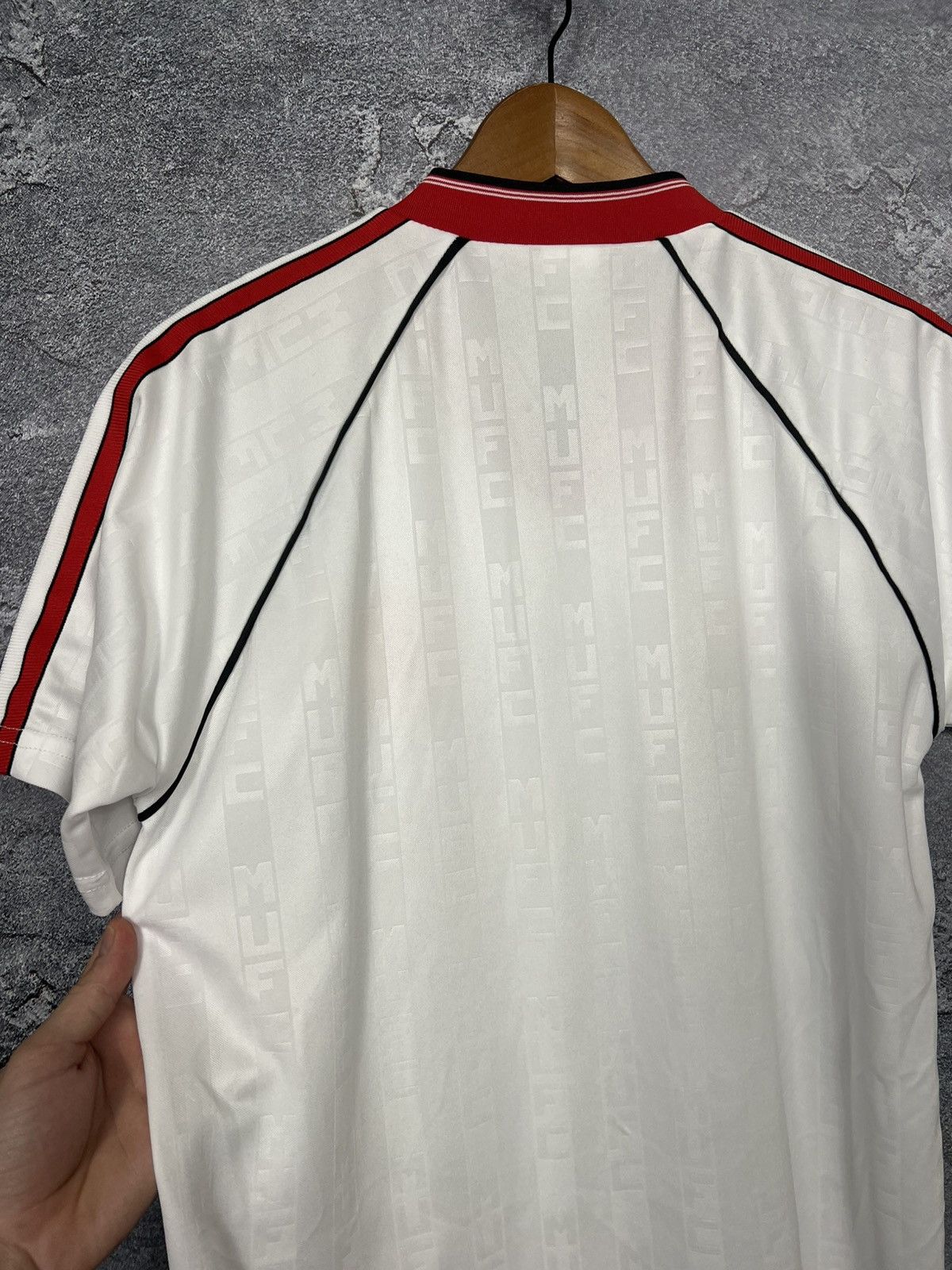 Vintage Vintage 1988-1989 Adidas Manchester United Jersey T-shirt Size US M / EU 48-50 / 2 - 10 Thumbnail