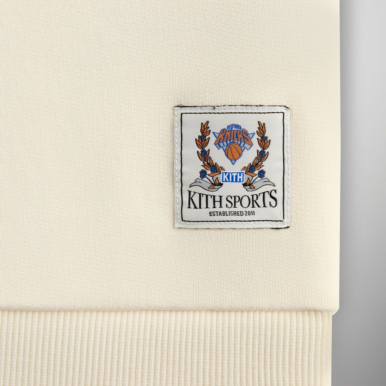 Kith Kith for the NY Knicks Vintage Nelson Crewneck Sandrift XXL Size US XXL / EU 58 / 5 - 4 Thumbnail