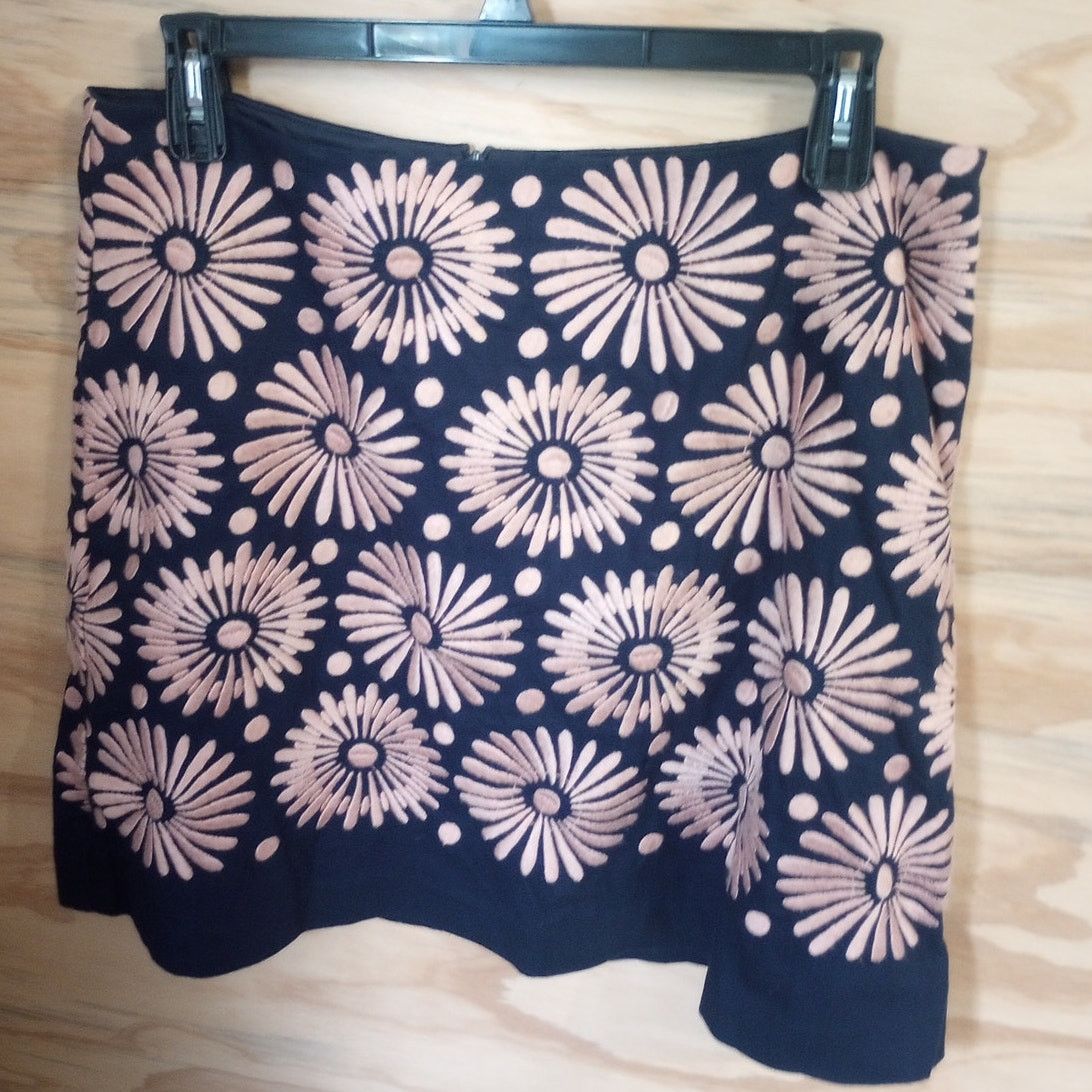 Boden Women's Boden Navy/Pink Embroidered Pattern Midi Skirt 14 Size 36" / US 14 / IT 50 - 1 Preview