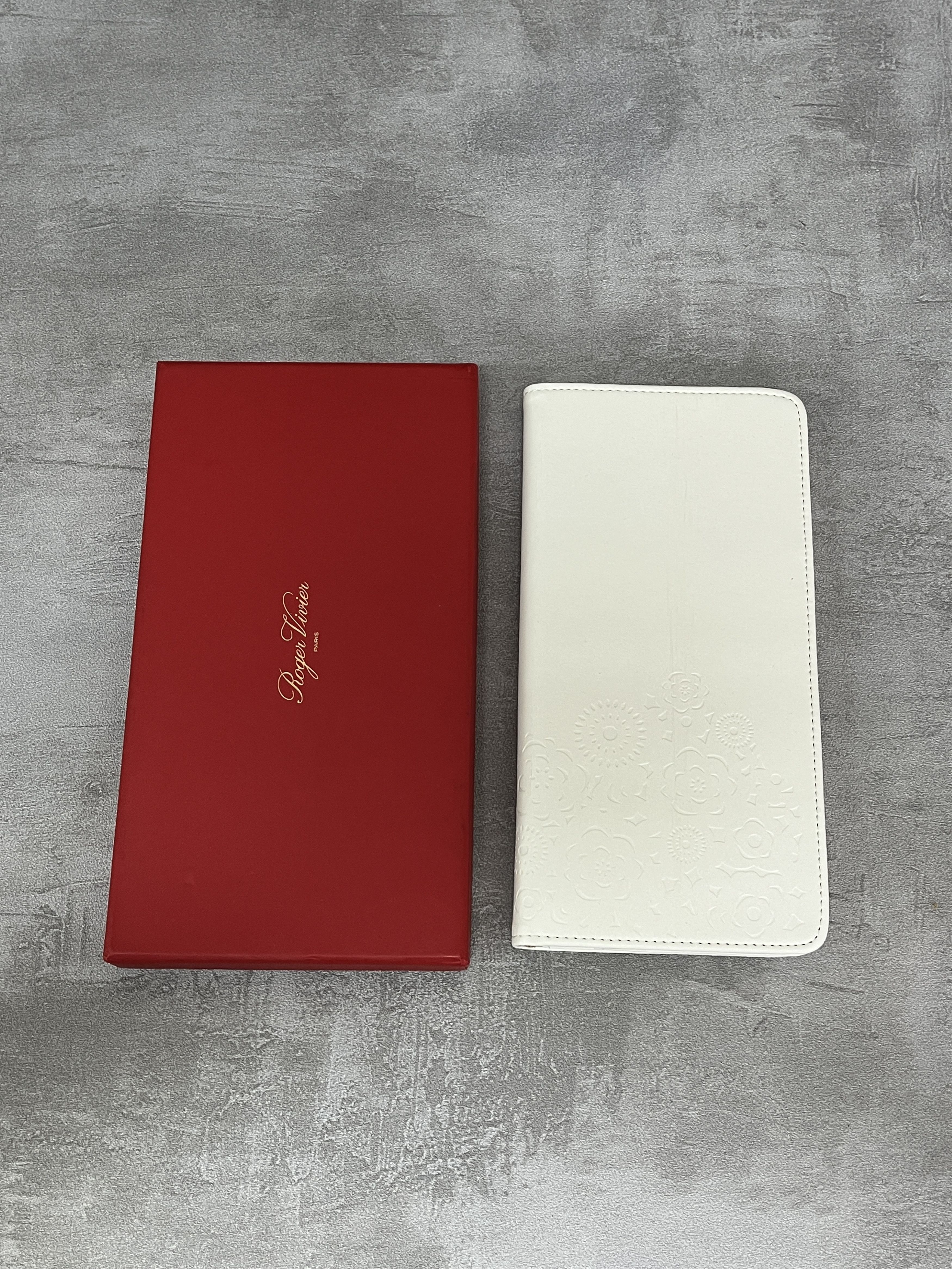 Roger Vivier Roger Vivier Beige Passport Holder Size ONE SIZE - 1 Thumbnail