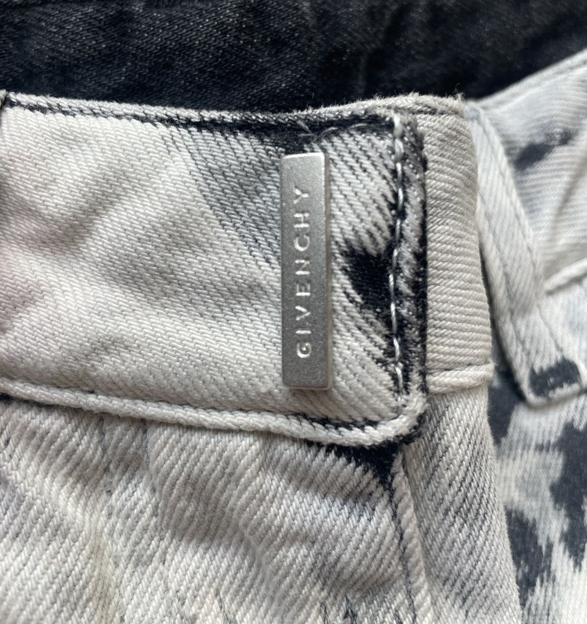 Givenchy Givenchy SS23 distressed two-tone pink denim Size 27" / US 4 / IT 40 - 3 Thumbnail