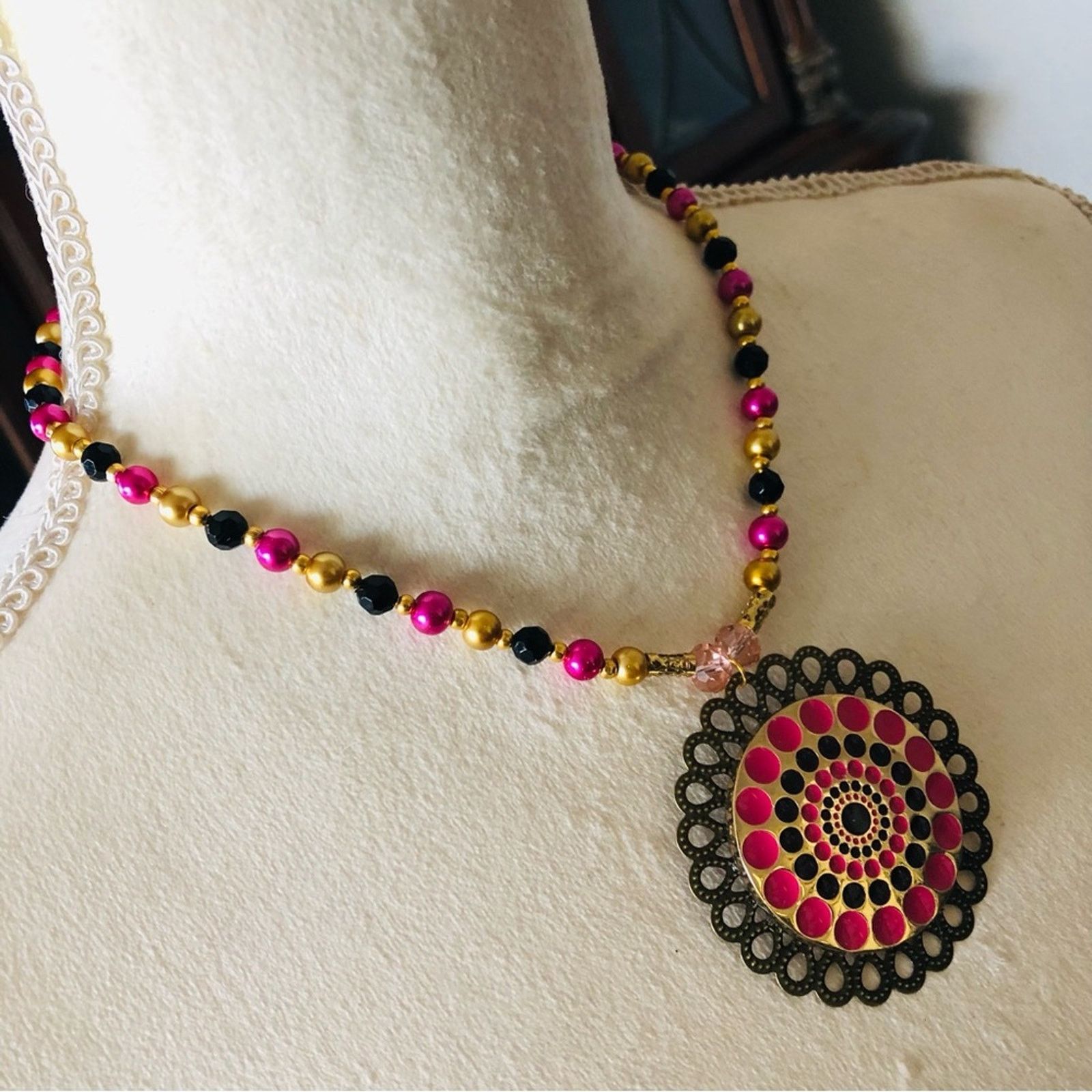 Handmade Handcrafted repurpose enamel medallion Pearl necklace Size ONE SIZE - 4 Thumbnail