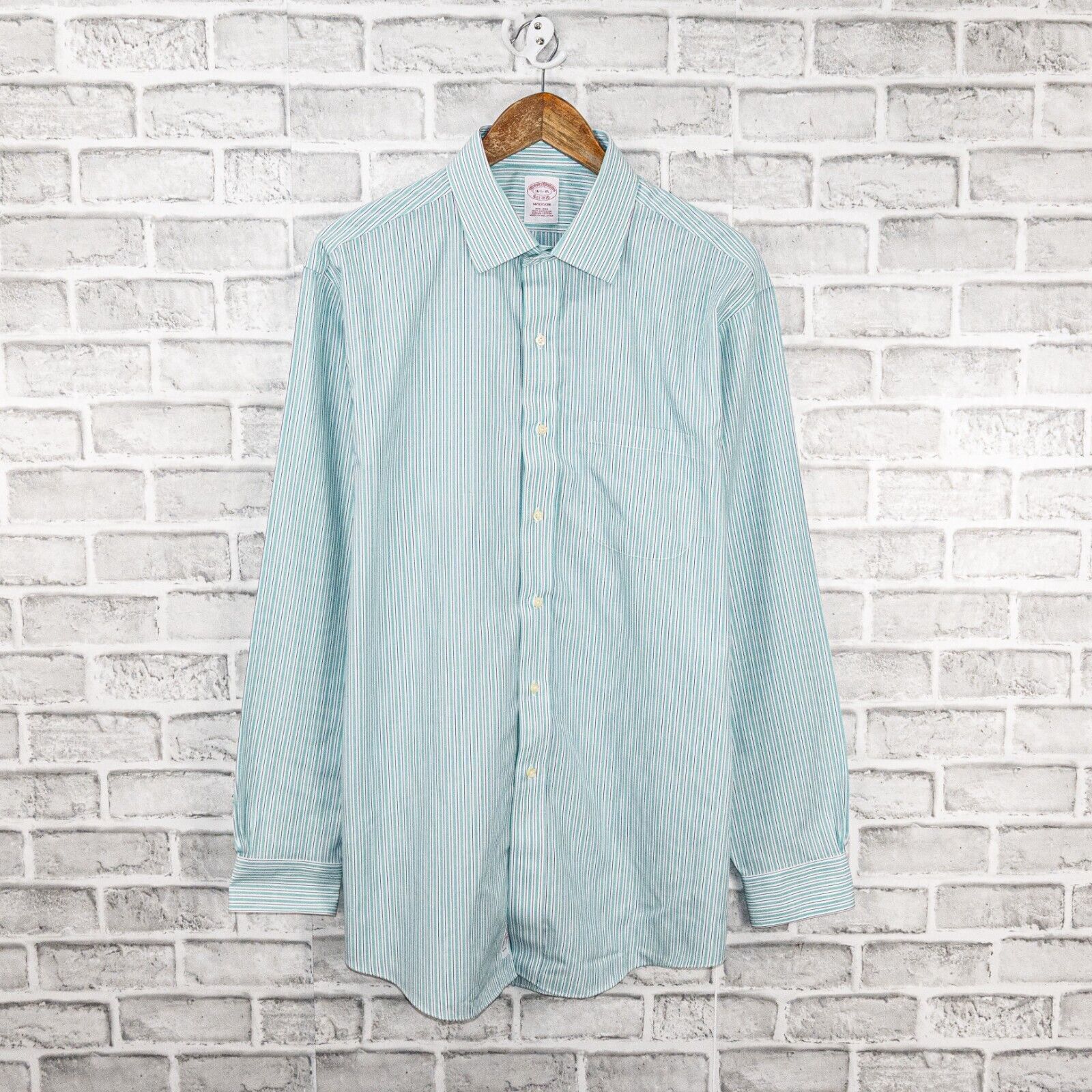 Brooks Brothers Brooks Brothers MADISON fit Button up Shirt non iron mint Size US L / EU 52-54 / 3 - 1 Thumbnail