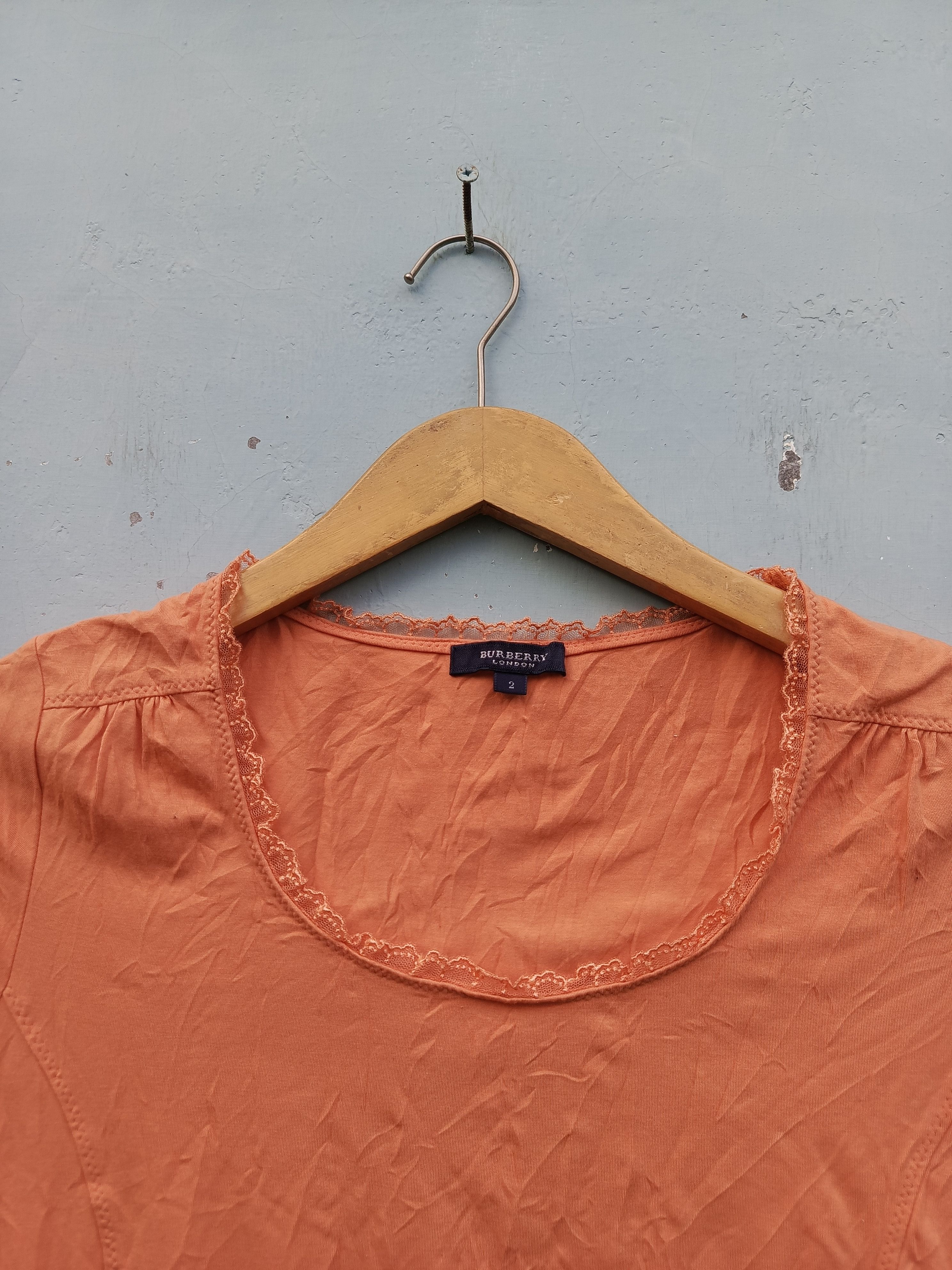 Designer × Japanese Brand Burberry London orange basic tshirt Size XS / US 0-2 / IT 36-38 - 2 Thumbnail