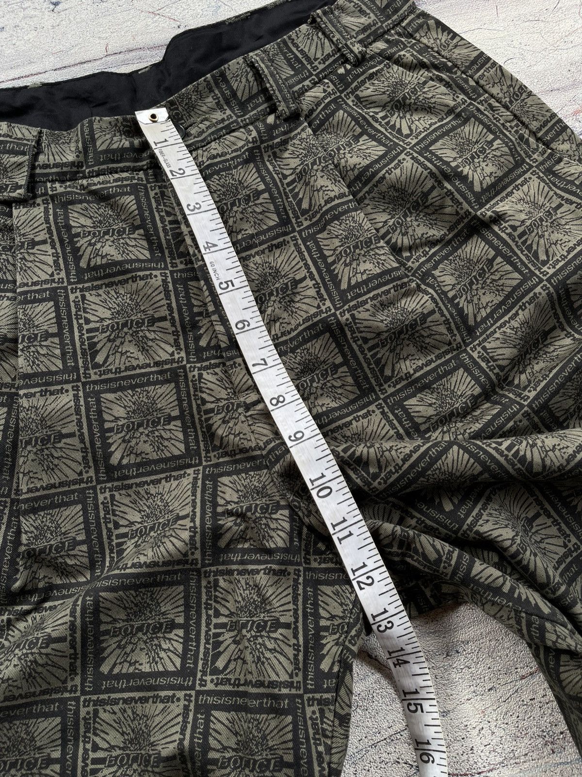 thisisneverthat Thisisneverthat all over print police pants Size US 31 - 9 Thumbnail