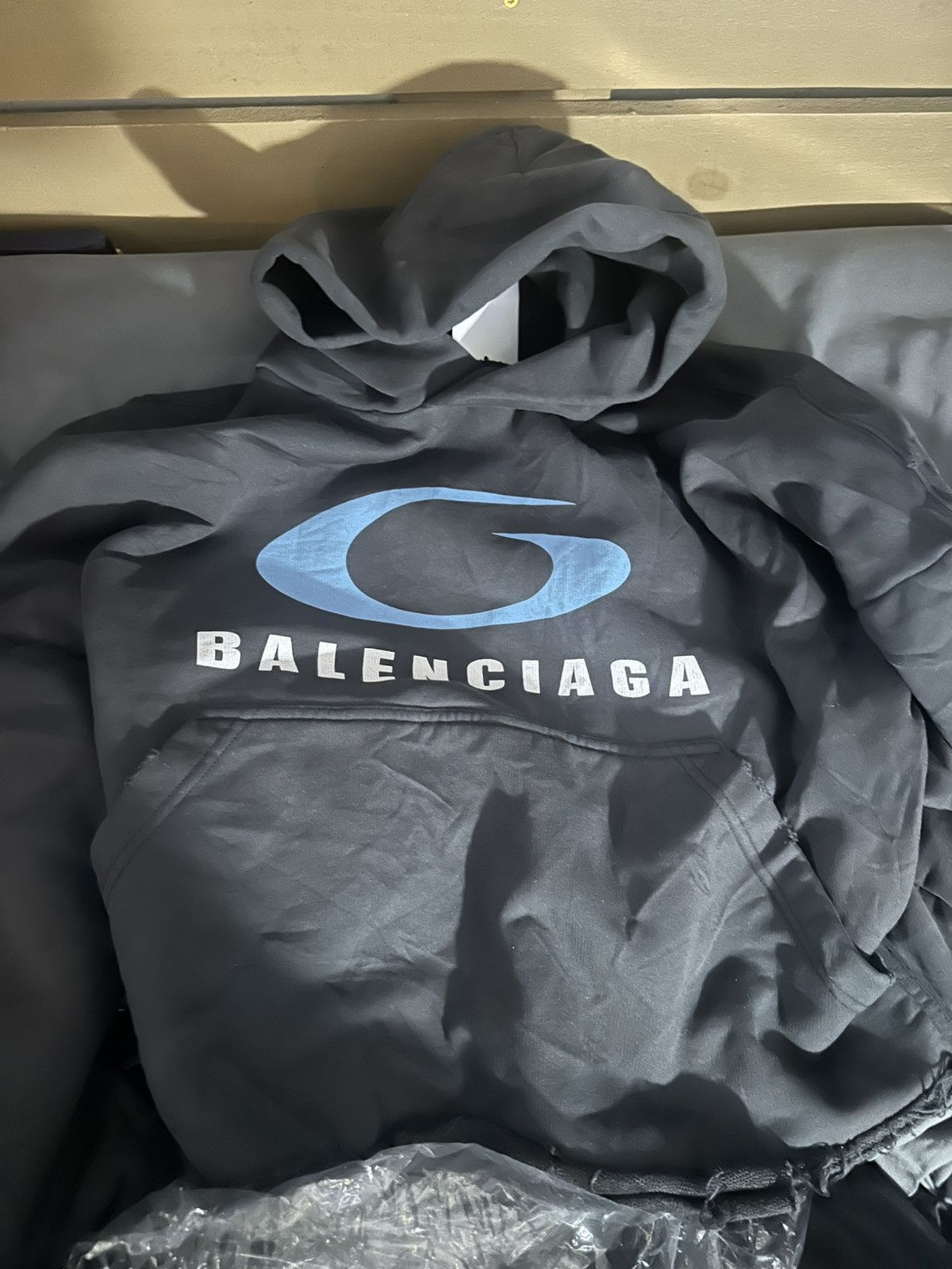 Balenciaga Balenciaga cropped logo distressed graphic hoodie size 2 Size US M / EU 48-50 / 2 - 8 Thumbnail